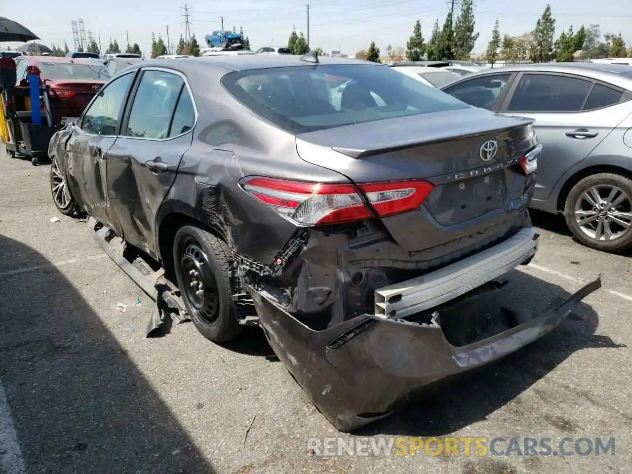 3 Photograph of a damaged car 4T1G11AKXLU333946 TOYOTA CAMRY 2020