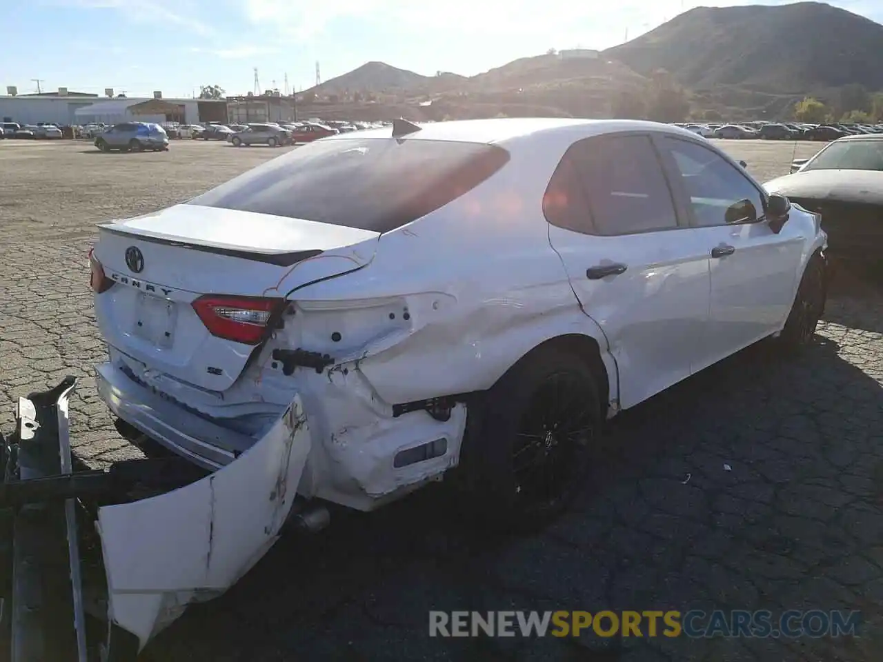 4 Photograph of a damaged car 4T1G11AKXLU337365 TOYOTA CAMRY 2020