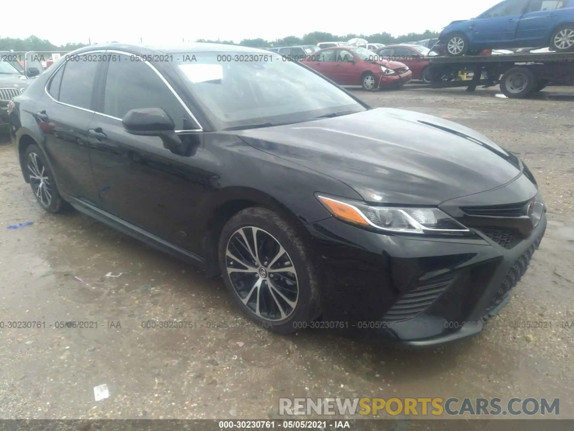 1 Photograph of a damaged car 4T1G11AKXLU337933 TOYOTA CAMRY 2020