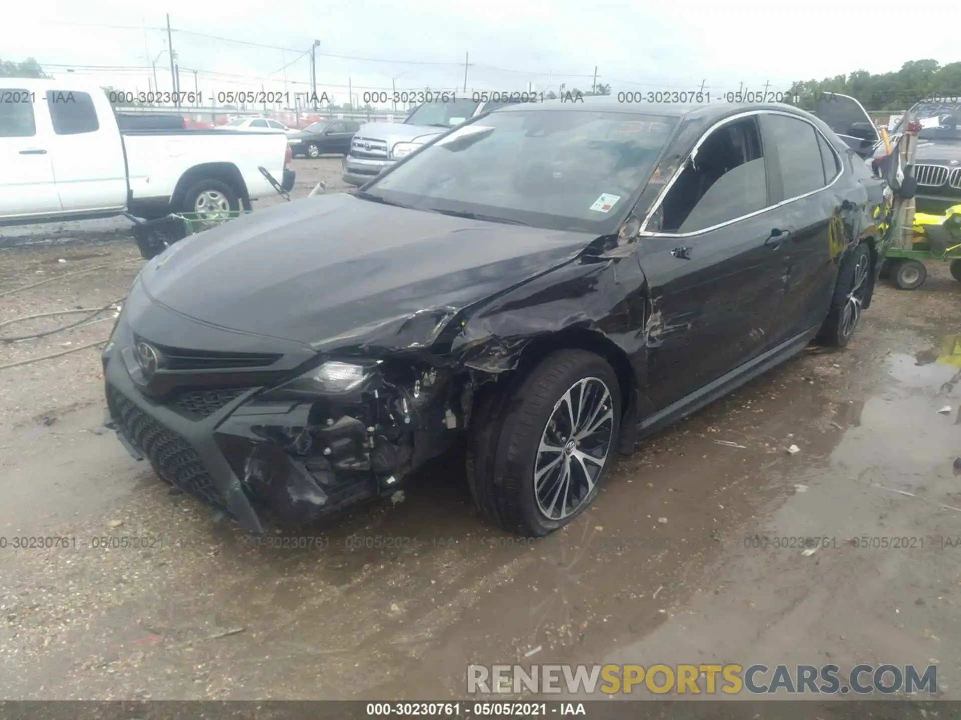 2 Photograph of a damaged car 4T1G11AKXLU337933 TOYOTA CAMRY 2020