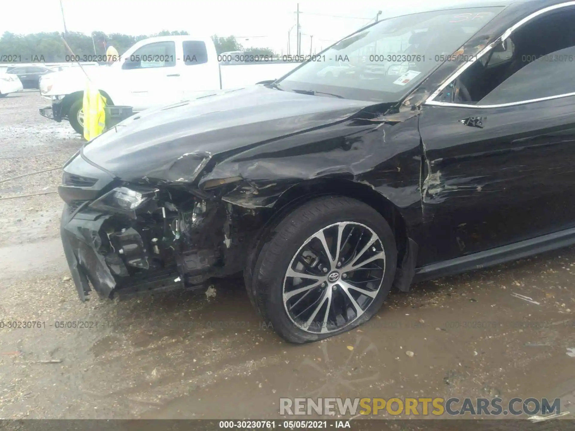 6 Photograph of a damaged car 4T1G11AKXLU337933 TOYOTA CAMRY 2020