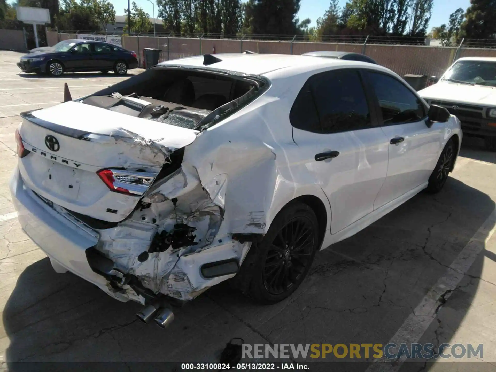 4 Photograph of a damaged car 4T1G11AKXLU337978 TOYOTA CAMRY 2020