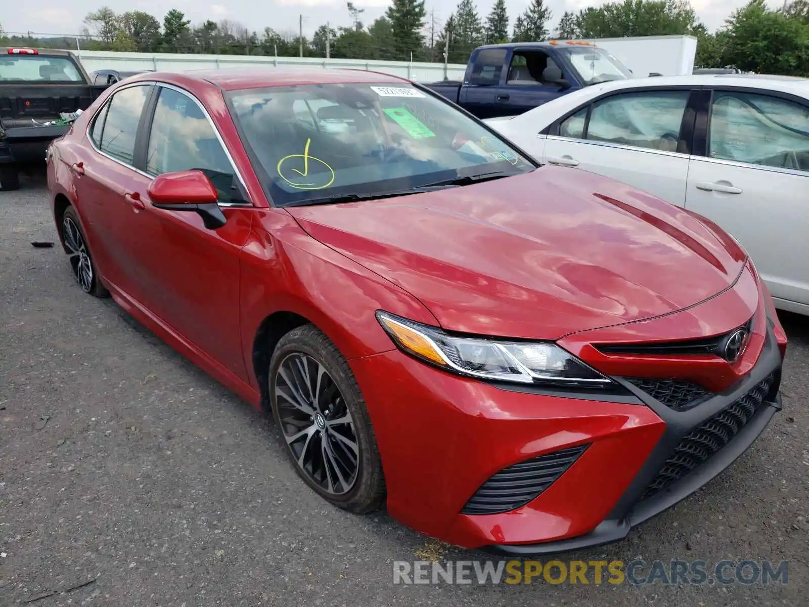 1 Photograph of a damaged car 4T1G11AKXLU338080 TOYOTA CAMRY 2020