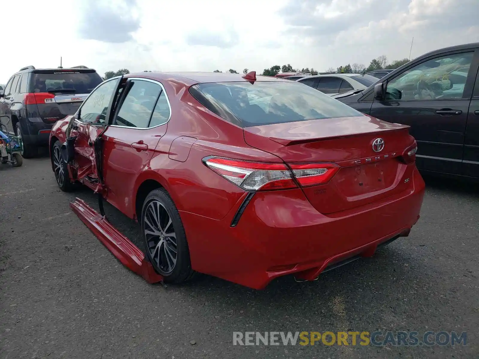 3 Photograph of a damaged car 4T1G11AKXLU338080 TOYOTA CAMRY 2020