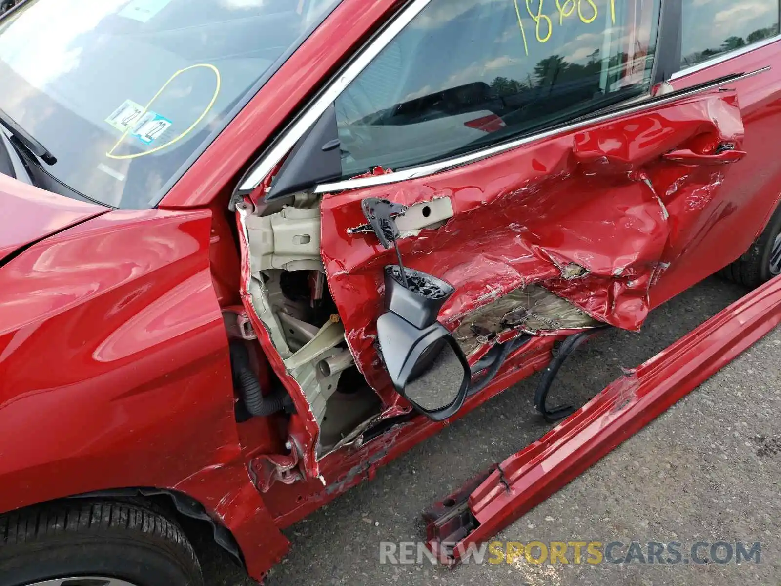 9 Photograph of a damaged car 4T1G11AKXLU338080 TOYOTA CAMRY 2020