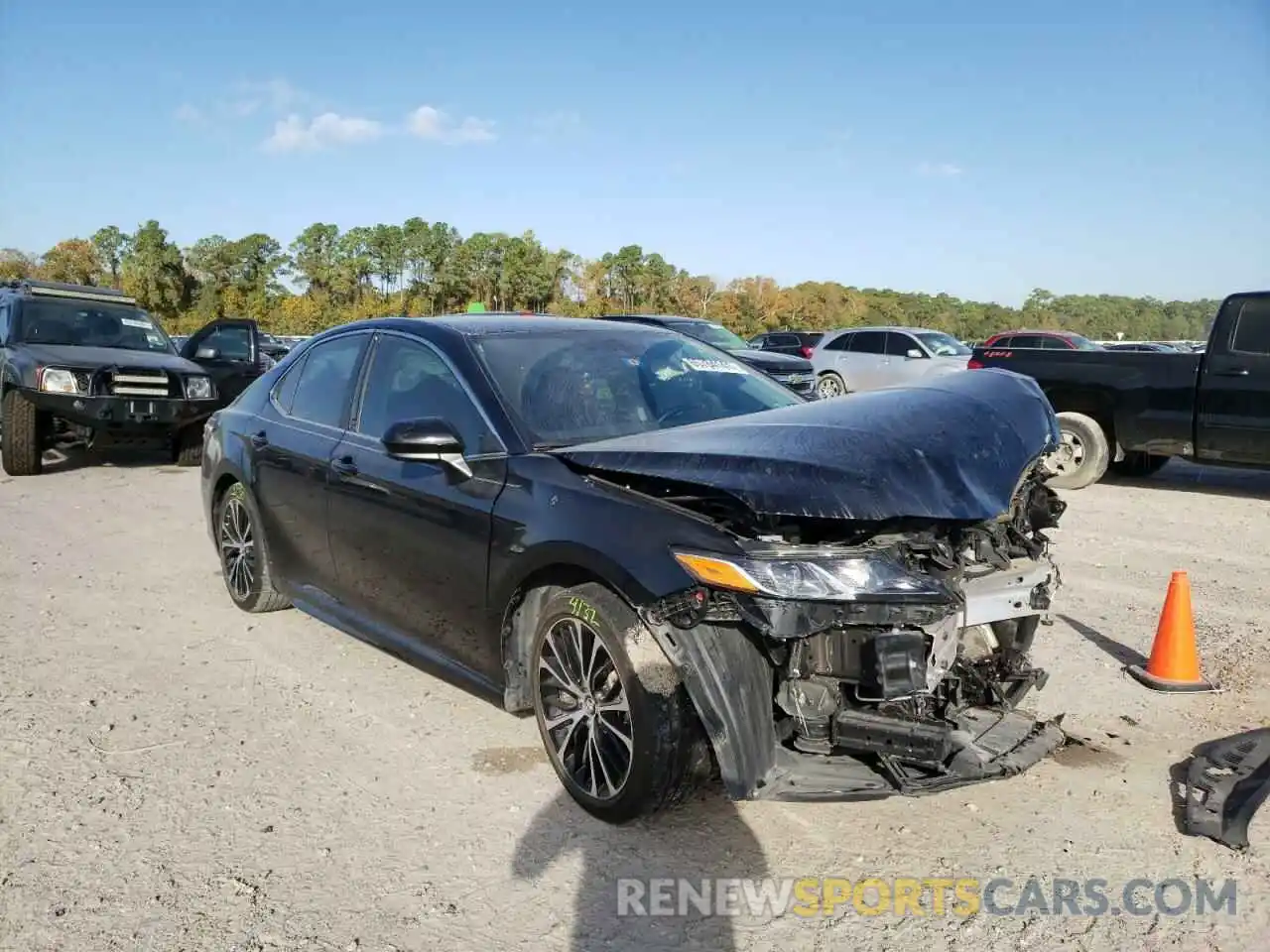 1 Photograph of a damaged car 4T1G11AKXLU340220 TOYOTA CAMRY 2020