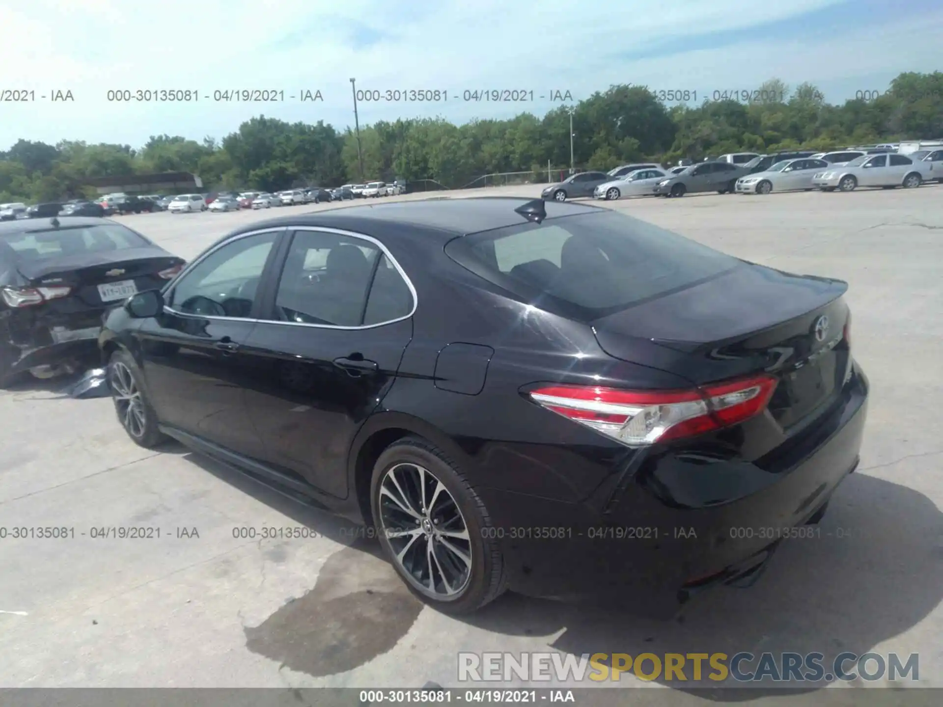 3 Photograph of a damaged car 4T1G11AKXLU343070 TOYOTA CAMRY 2020