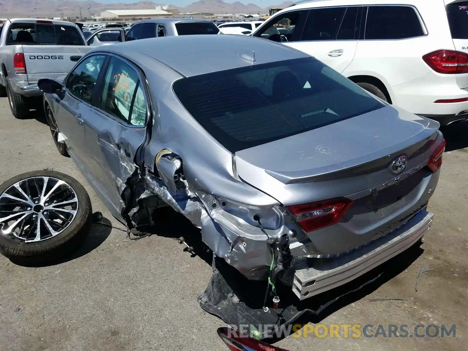 3 Photograph of a damaged car 4T1G11AKXLU343151 TOYOTA CAMRY 2020