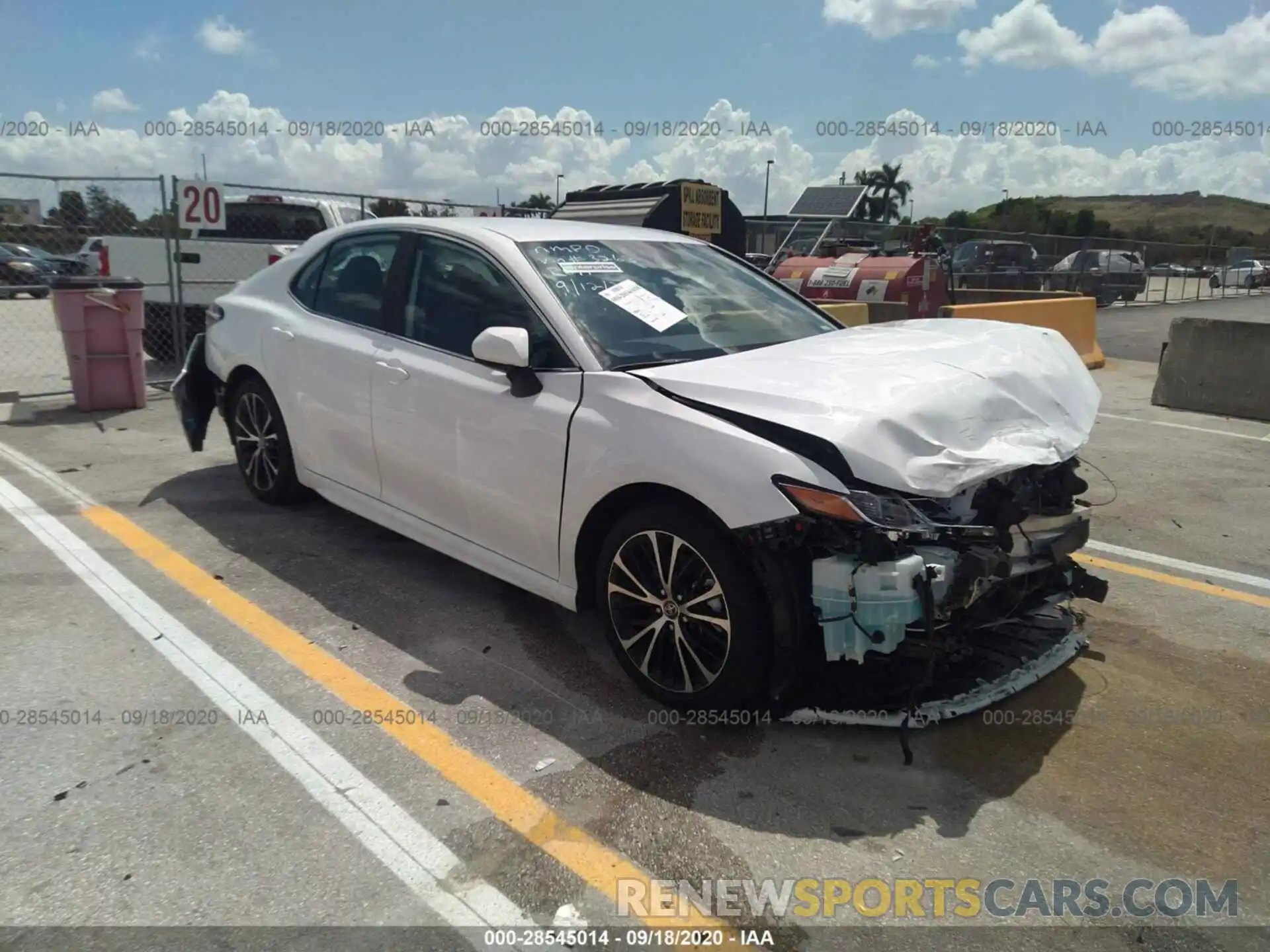 1 Photograph of a damaged car 4T1G11AKXLU343263 TOYOTA CAMRY 2020