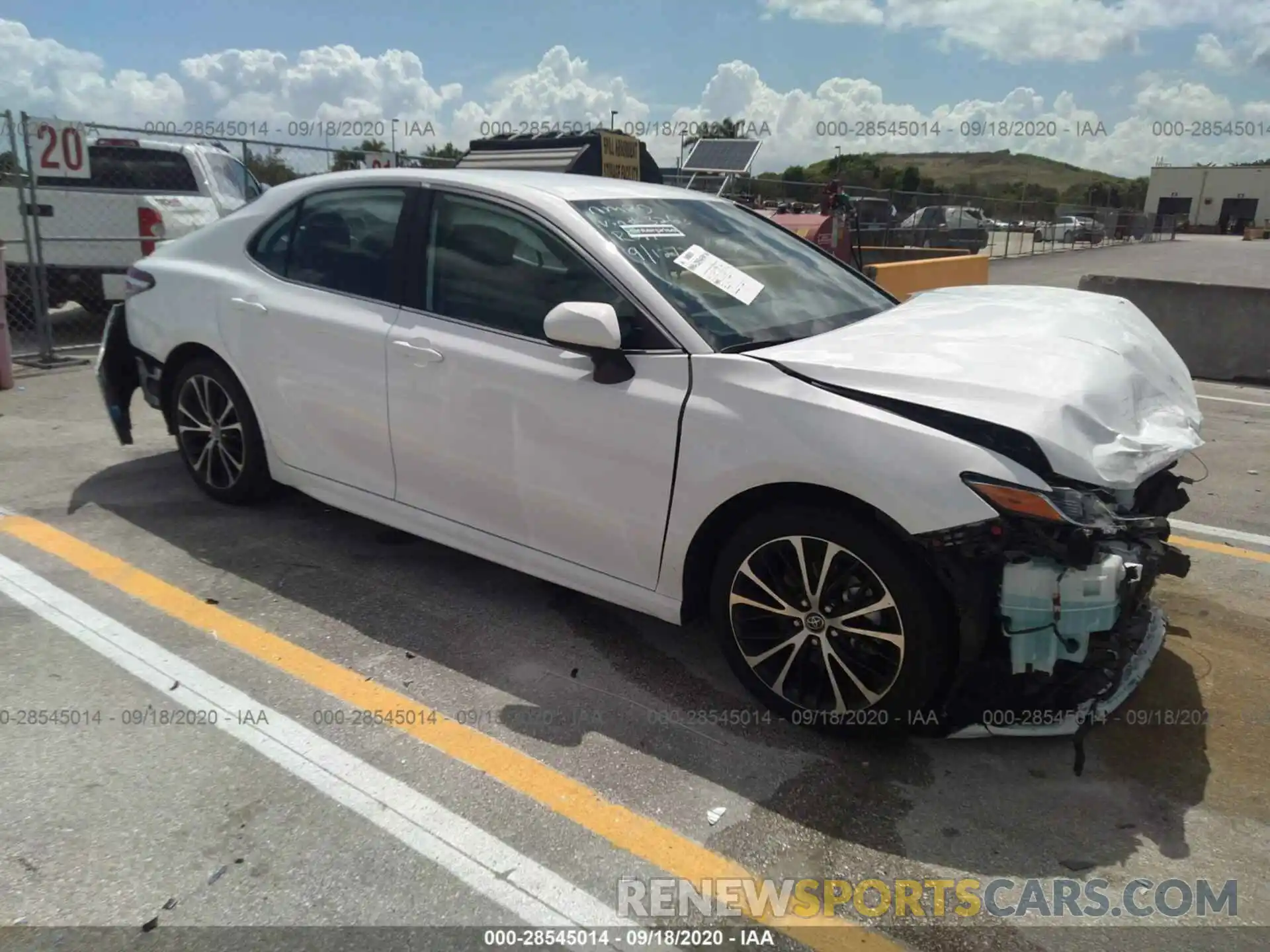 5 Photograph of a damaged car 4T1G11AKXLU343263 TOYOTA CAMRY 2020