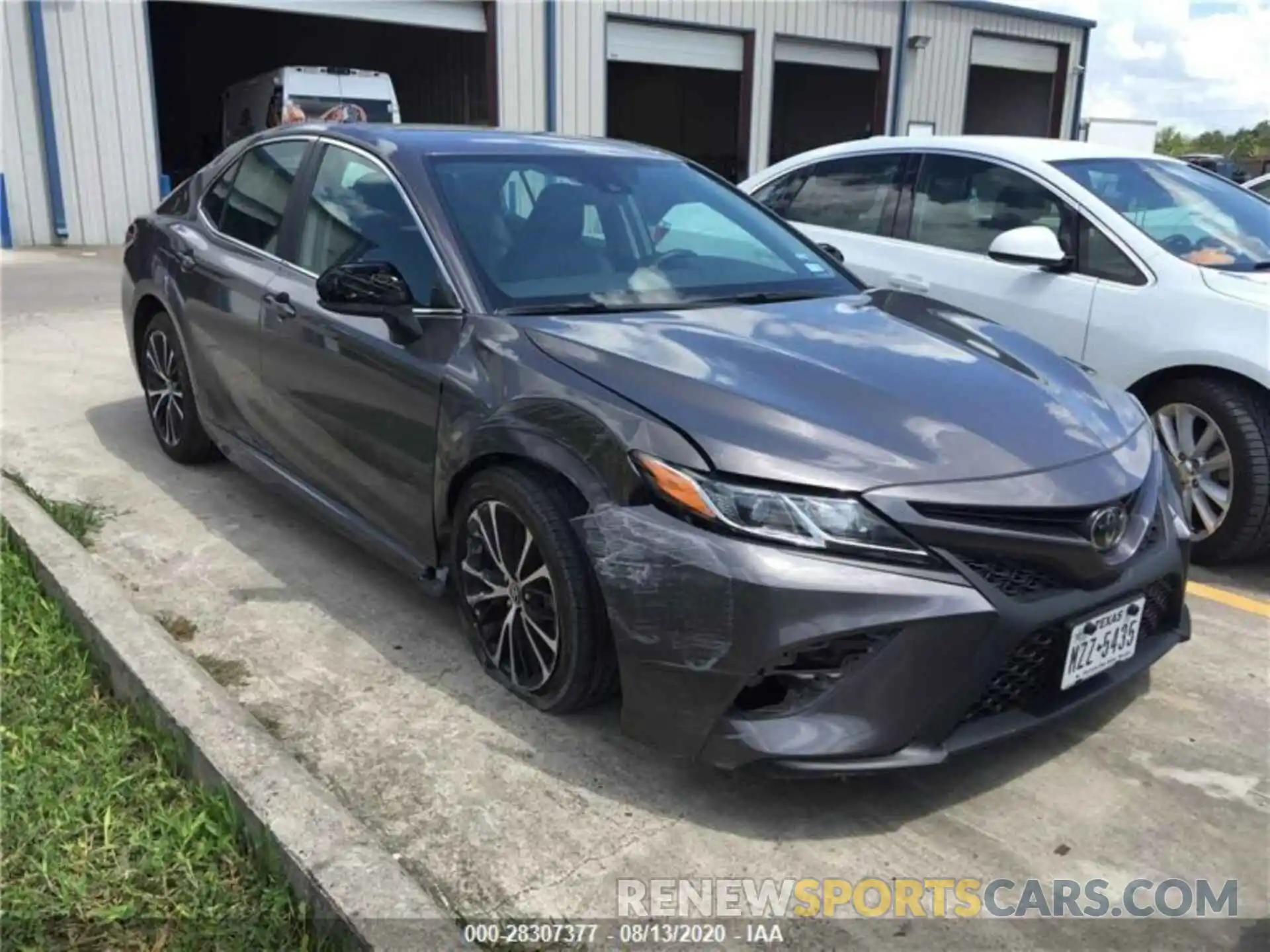 4 Photograph of a damaged car 4T1G11AKXLU344364 TOYOTA CAMRY 2020