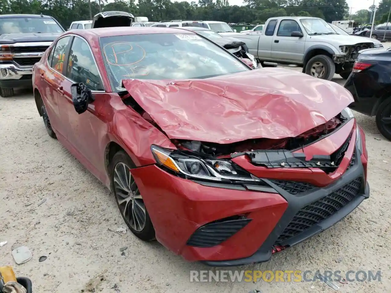 1 Photograph of a damaged car 4T1G11AKXLU345627 TOYOTA CAMRY 2020