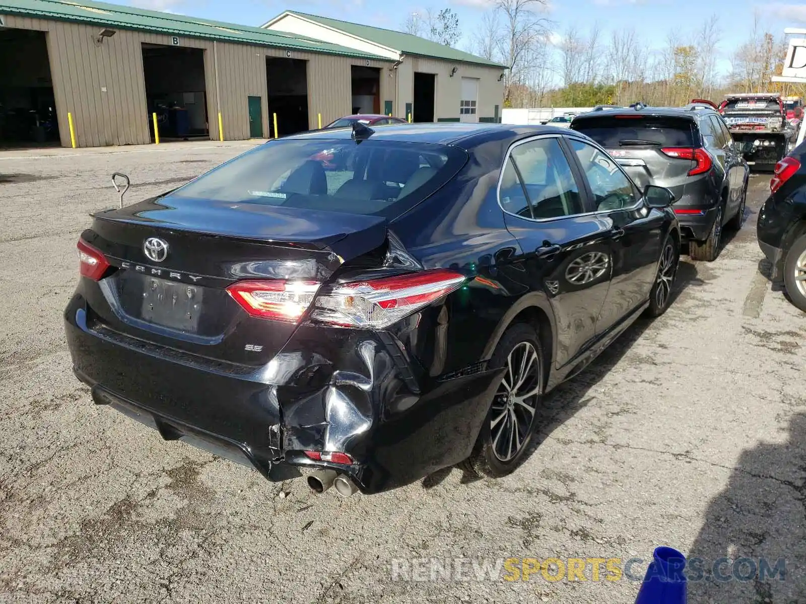 4 Photograph of a damaged car 4T1G11AKXLU347068 TOYOTA CAMRY 2020