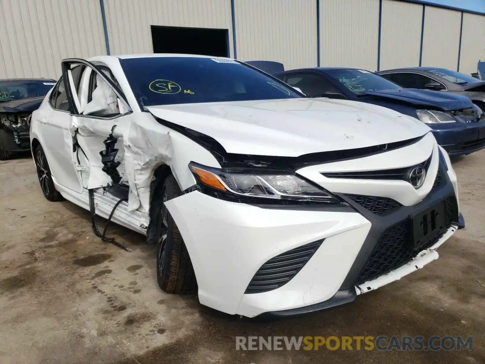 1 Photograph of a damaged car 4T1G11AKXLU350794 TOYOTA CAMRY 2020