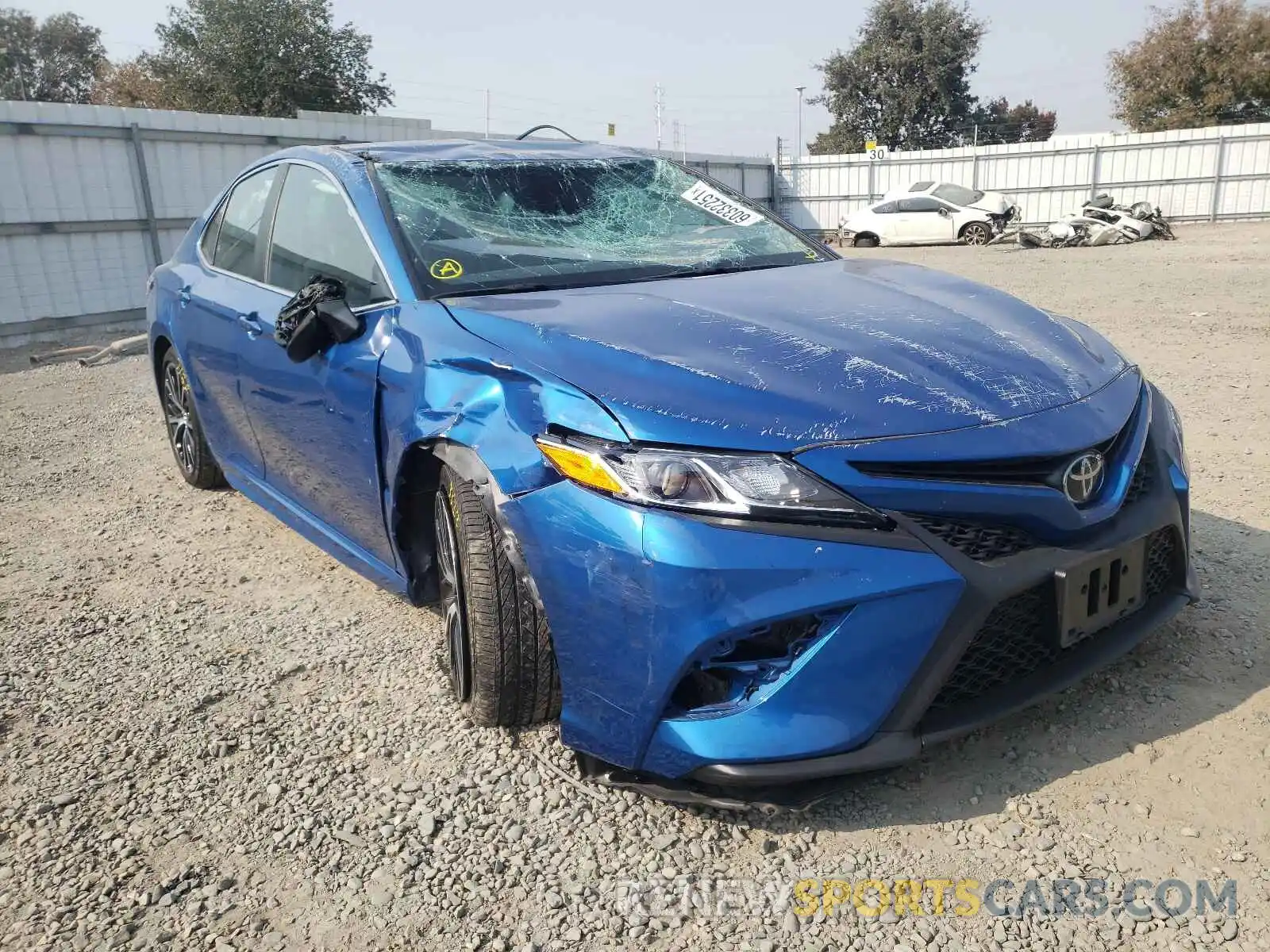 1 Photograph of a damaged car 4T1G11AKXLU350861 TOYOTA CAMRY 2020