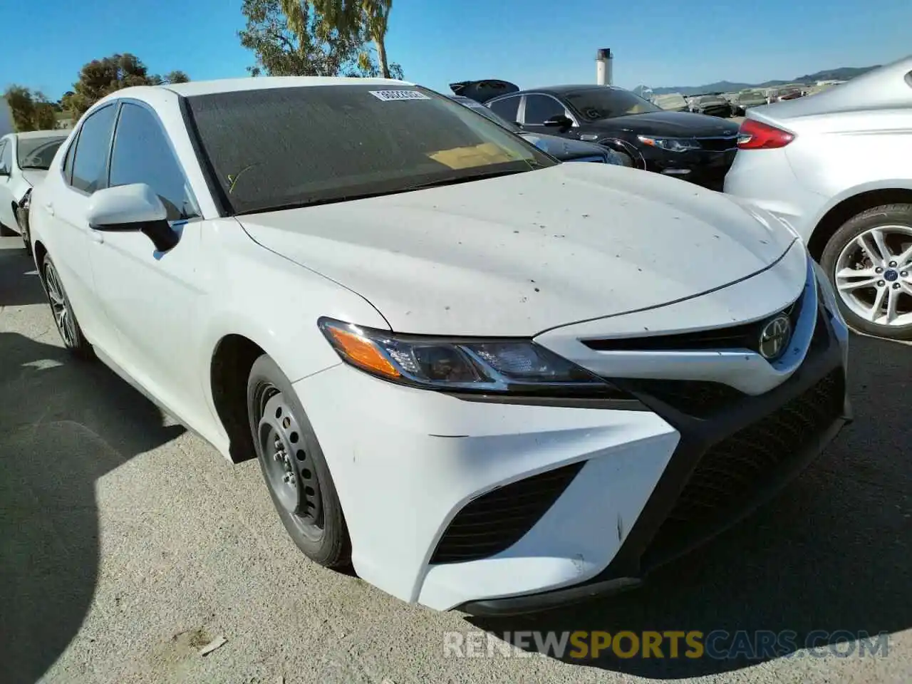 1 Photograph of a damaged car 4T1G11AKXLU350875 TOYOTA CAMRY 2020