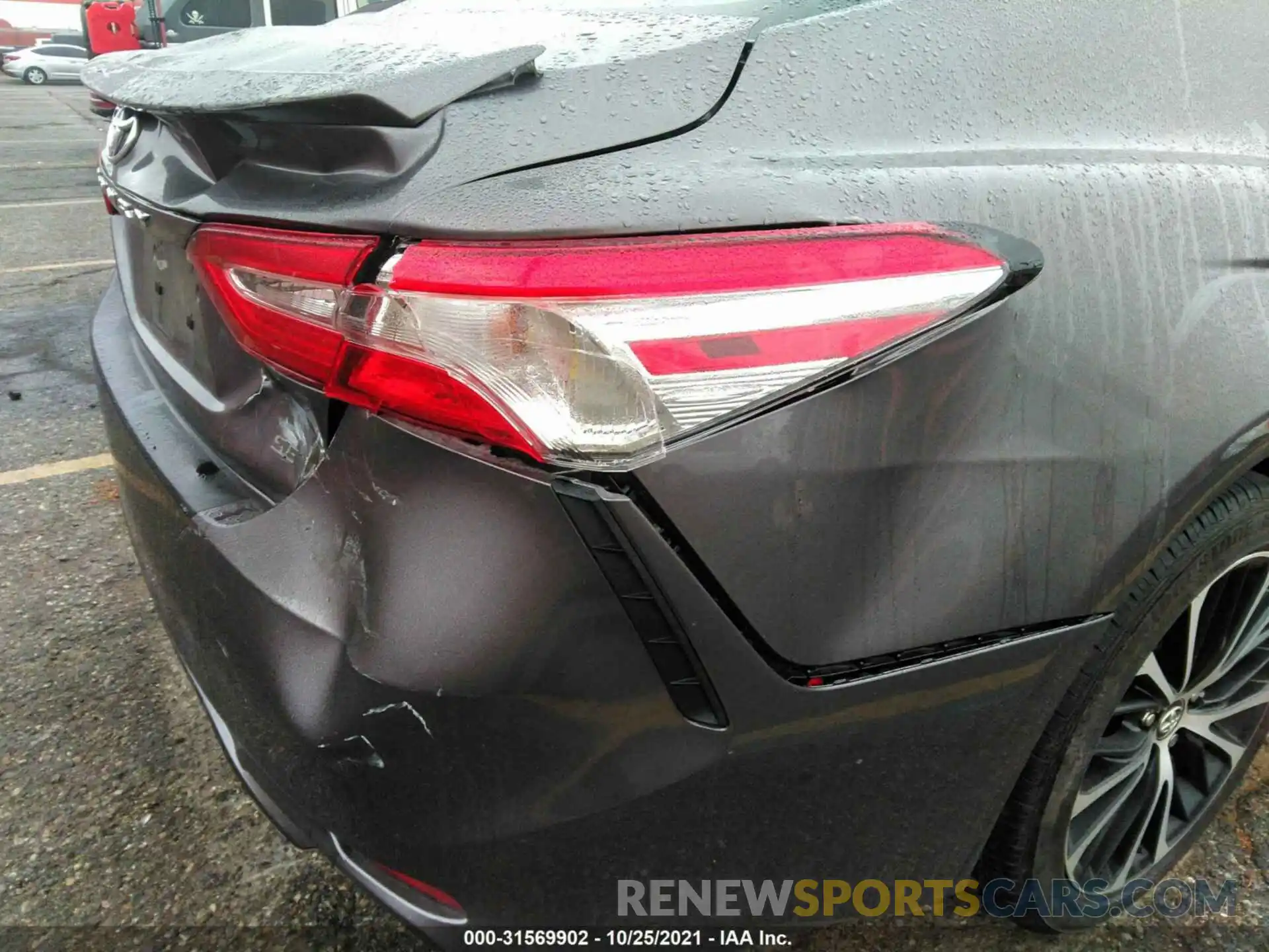 6 Photograph of a damaged car 4T1G11AKXLU352030 TOYOTA CAMRY 2020