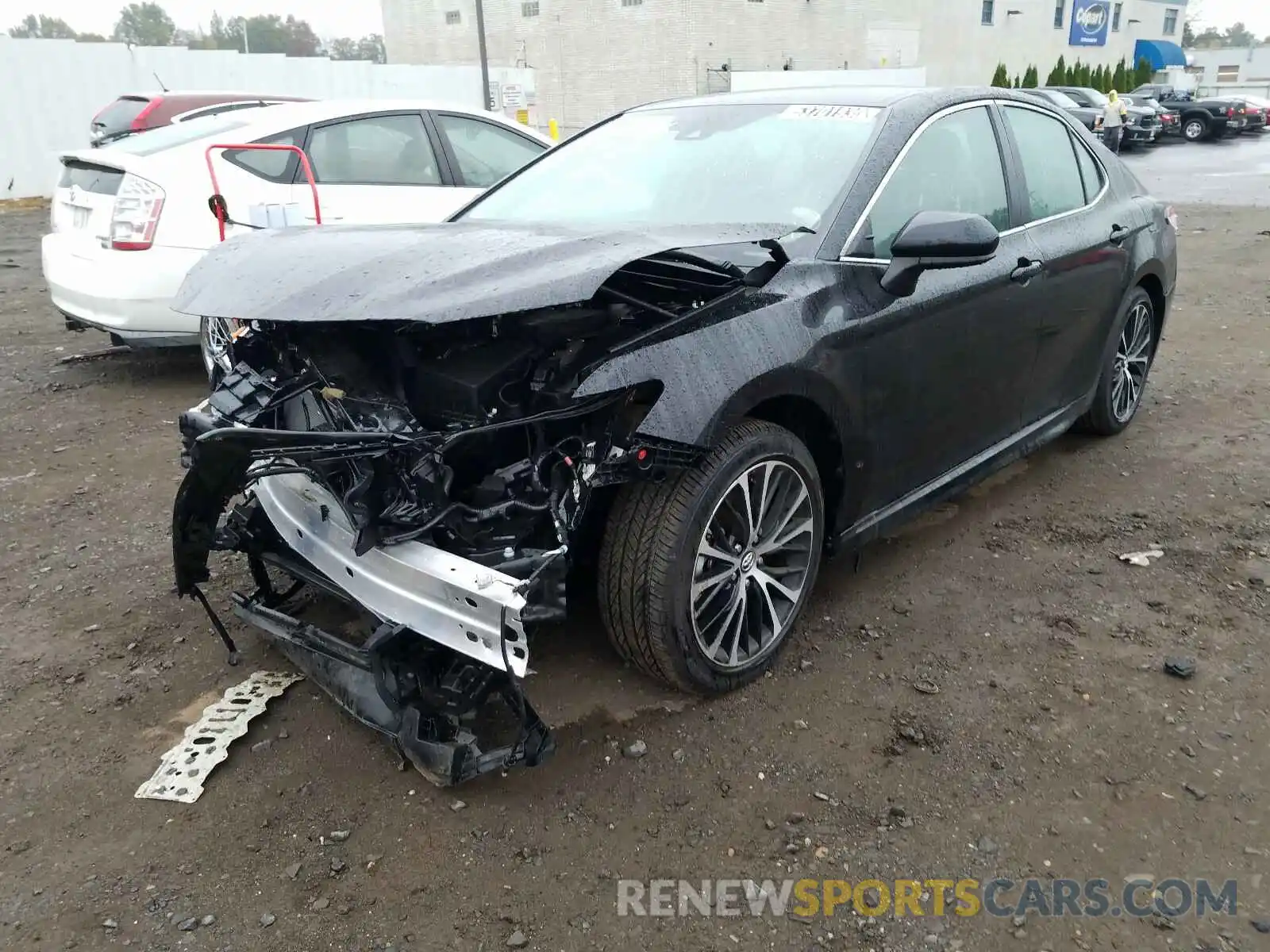 2 Photograph of a damaged car 4T1G11AKXLU355638 TOYOTA CAMRY 2020