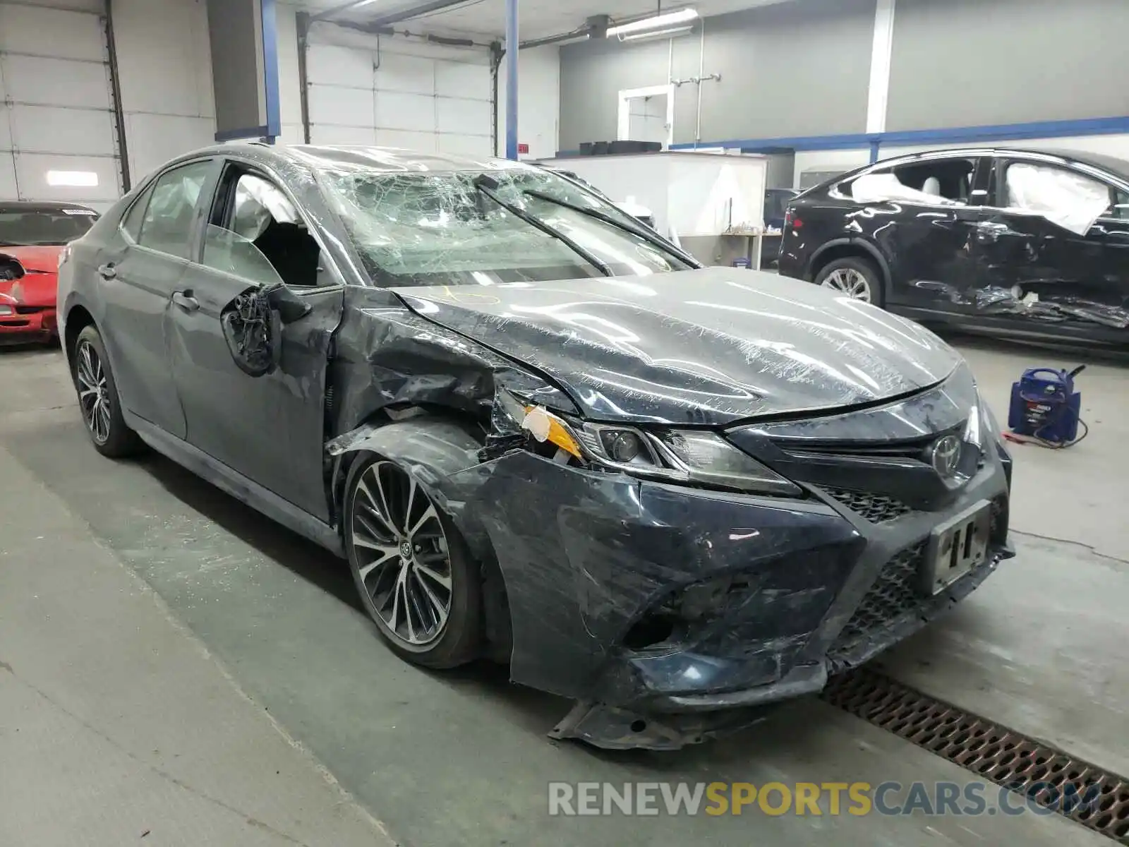 1 Photograph of a damaged car 4T1G11AKXLU356076 TOYOTA CAMRY 2020