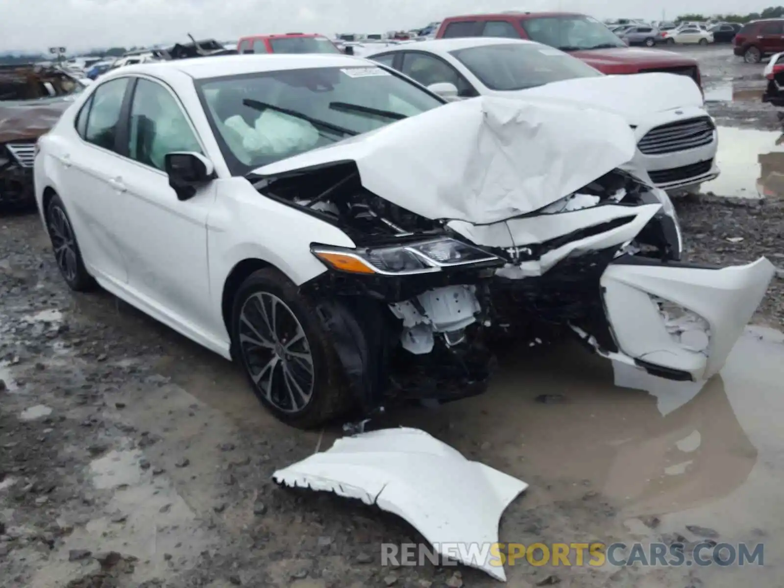 1 Photograph of a damaged car 4T1G11AKXLU357311 TOYOTA CAMRY 2020