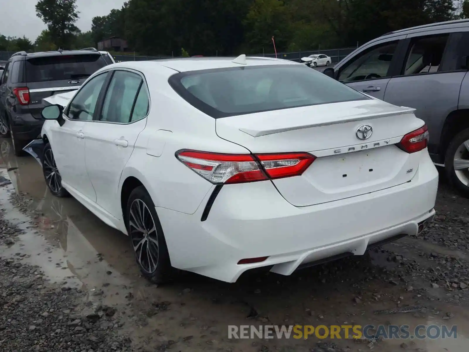 3 Photograph of a damaged car 4T1G11AKXLU357311 TOYOTA CAMRY 2020