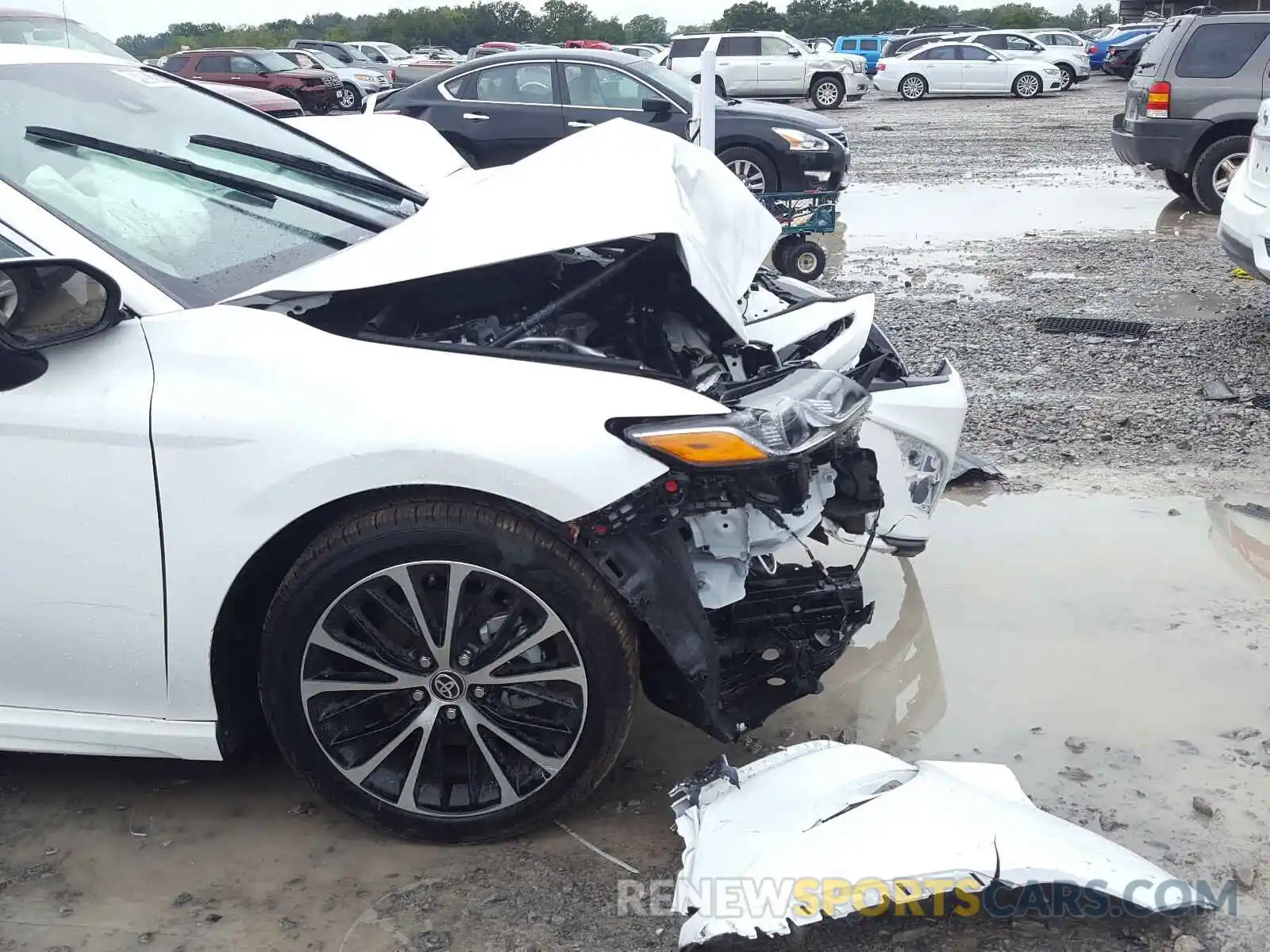 9 Photograph of a damaged car 4T1G11AKXLU357311 TOYOTA CAMRY 2020