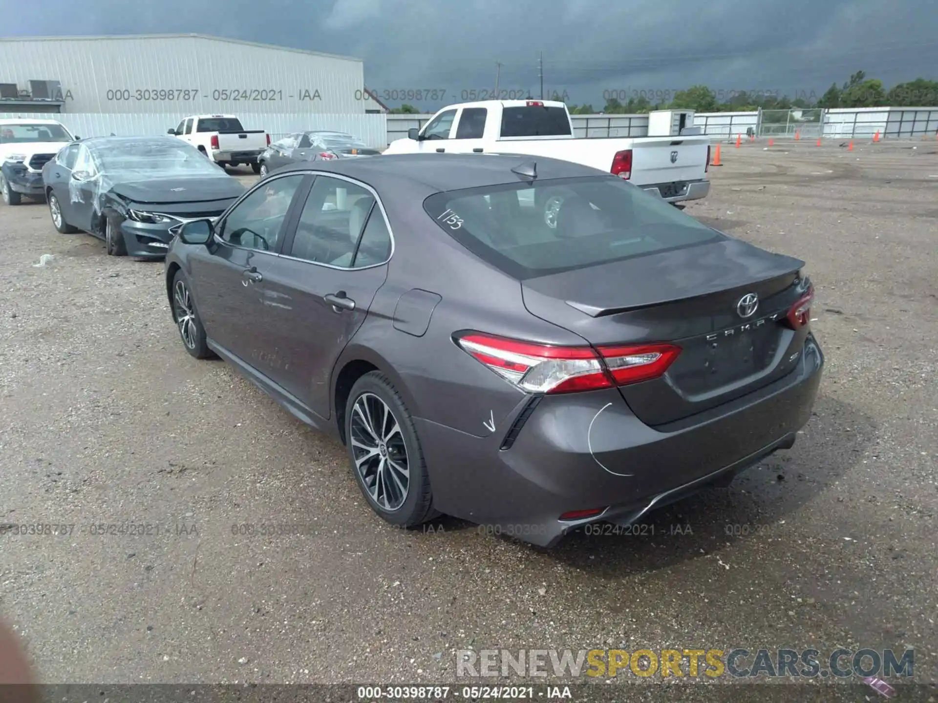 3 Photograph of a damaged car 4T1G11AKXLU358331 TOYOTA CAMRY 2020