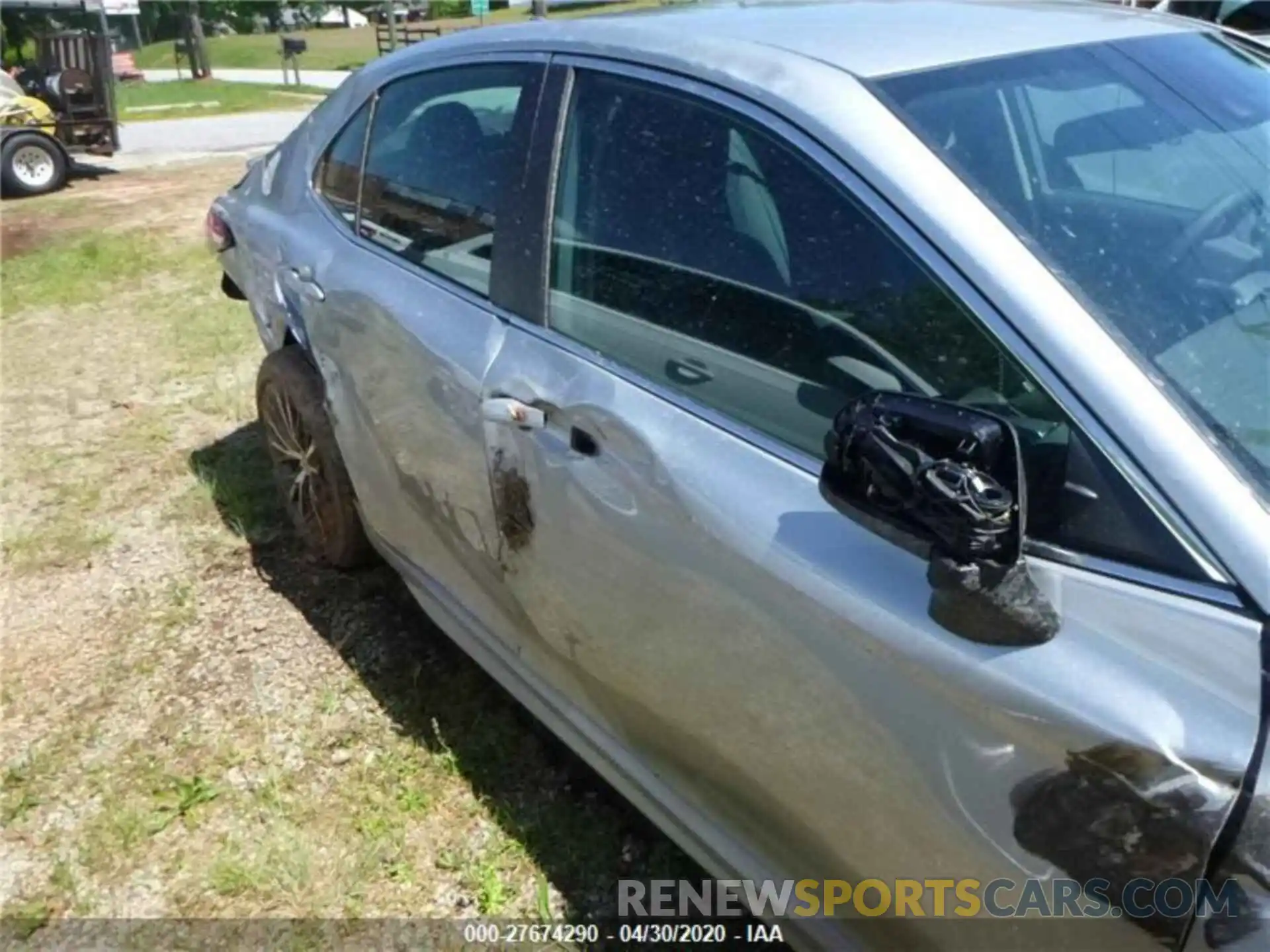 9 Photograph of a damaged car 4T1G11AKXLU359818 TOYOTA CAMRY 2020