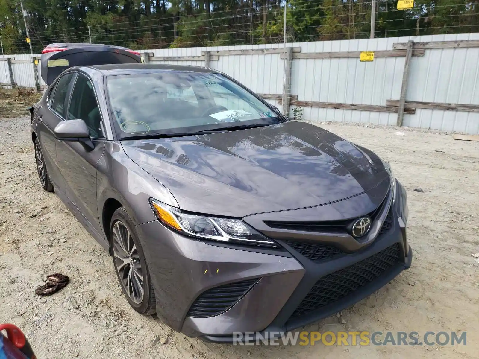 1 Photograph of a damaged car 4T1G11AKXLU361150 TOYOTA CAMRY 2020