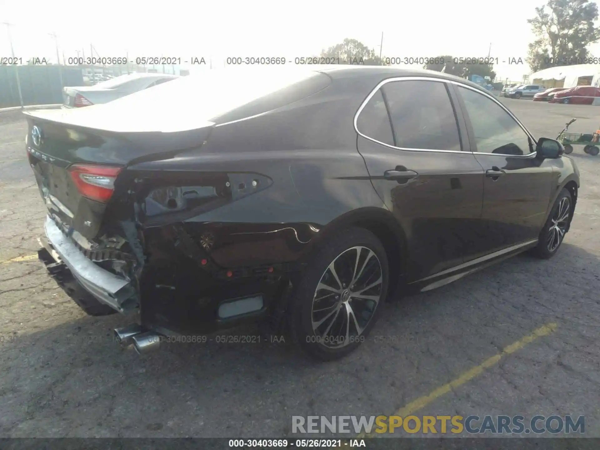 4 Photograph of a damaged car 4T1G11AKXLU362248 TOYOTA CAMRY 2020