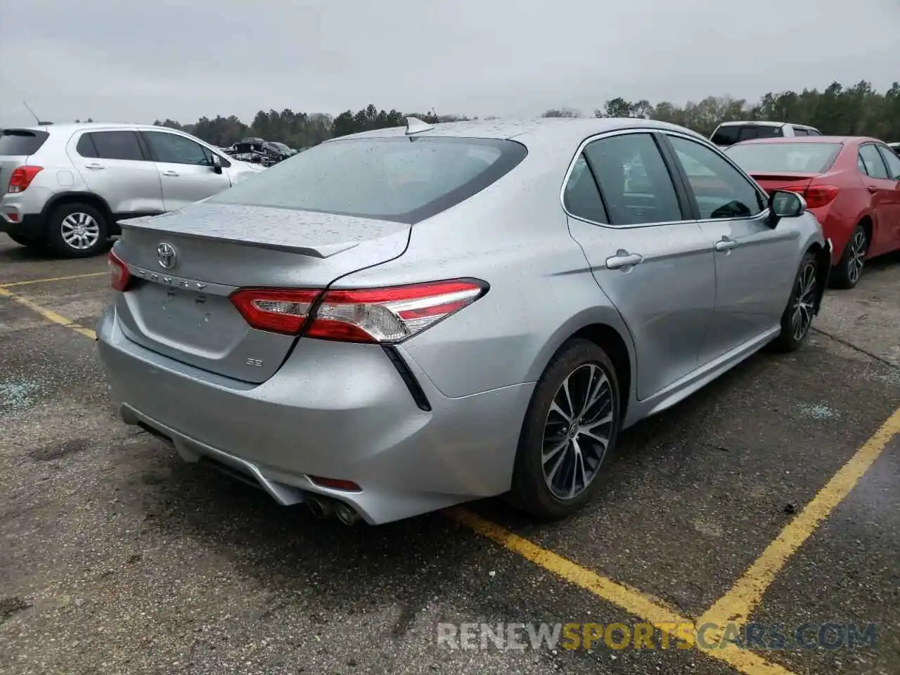 4 Photograph of a damaged car 4T1G11AKXLU371256 TOYOTA CAMRY 2020