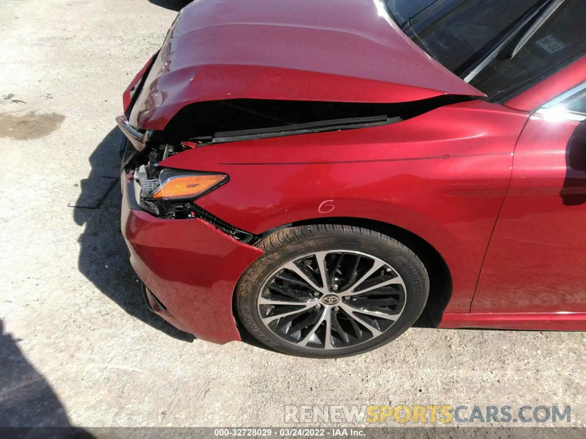 12 Photograph of a damaged car 4T1G11AKXLU371287 TOYOTA CAMRY 2020