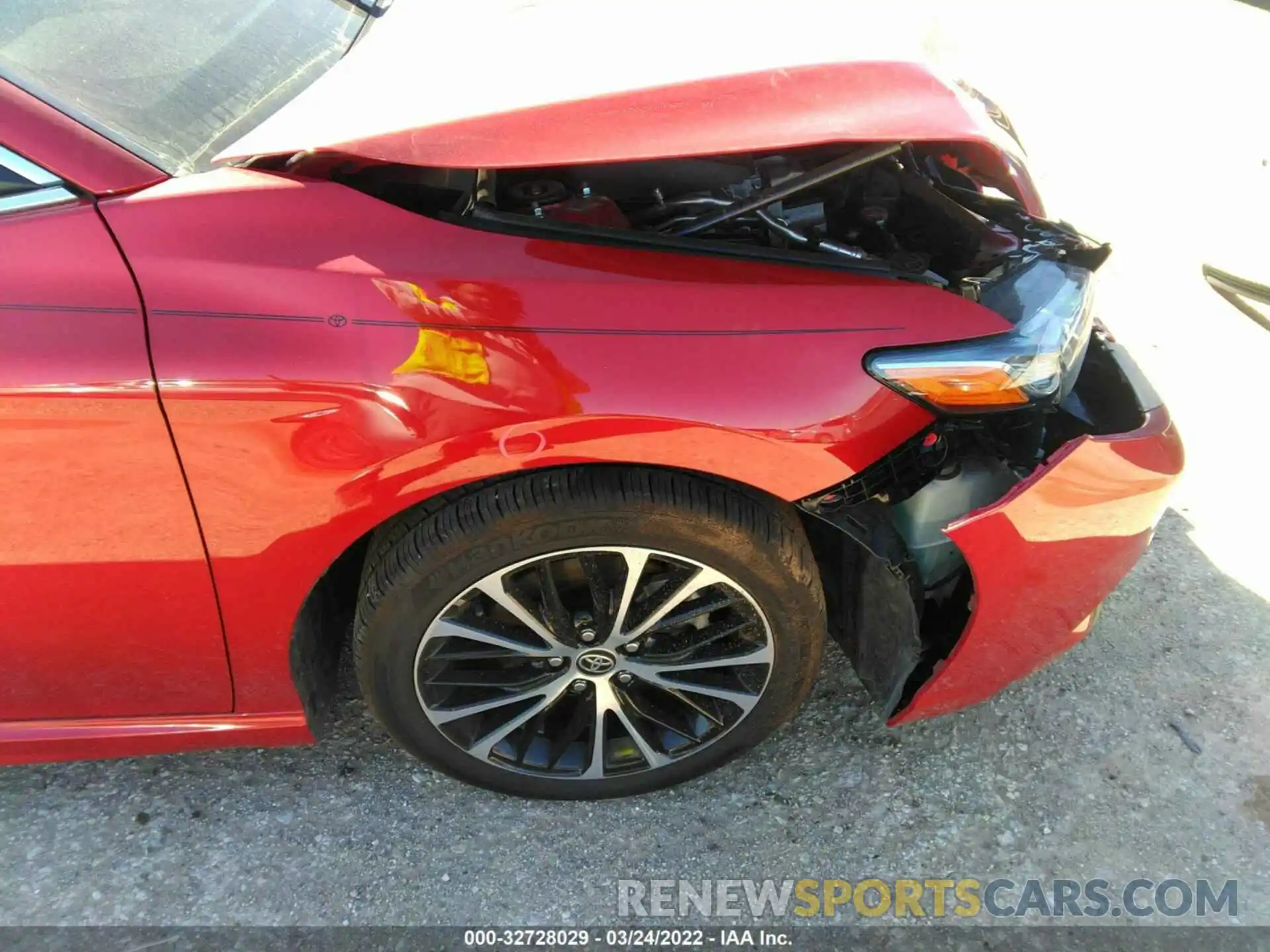 14 Photograph of a damaged car 4T1G11AKXLU371287 TOYOTA CAMRY 2020