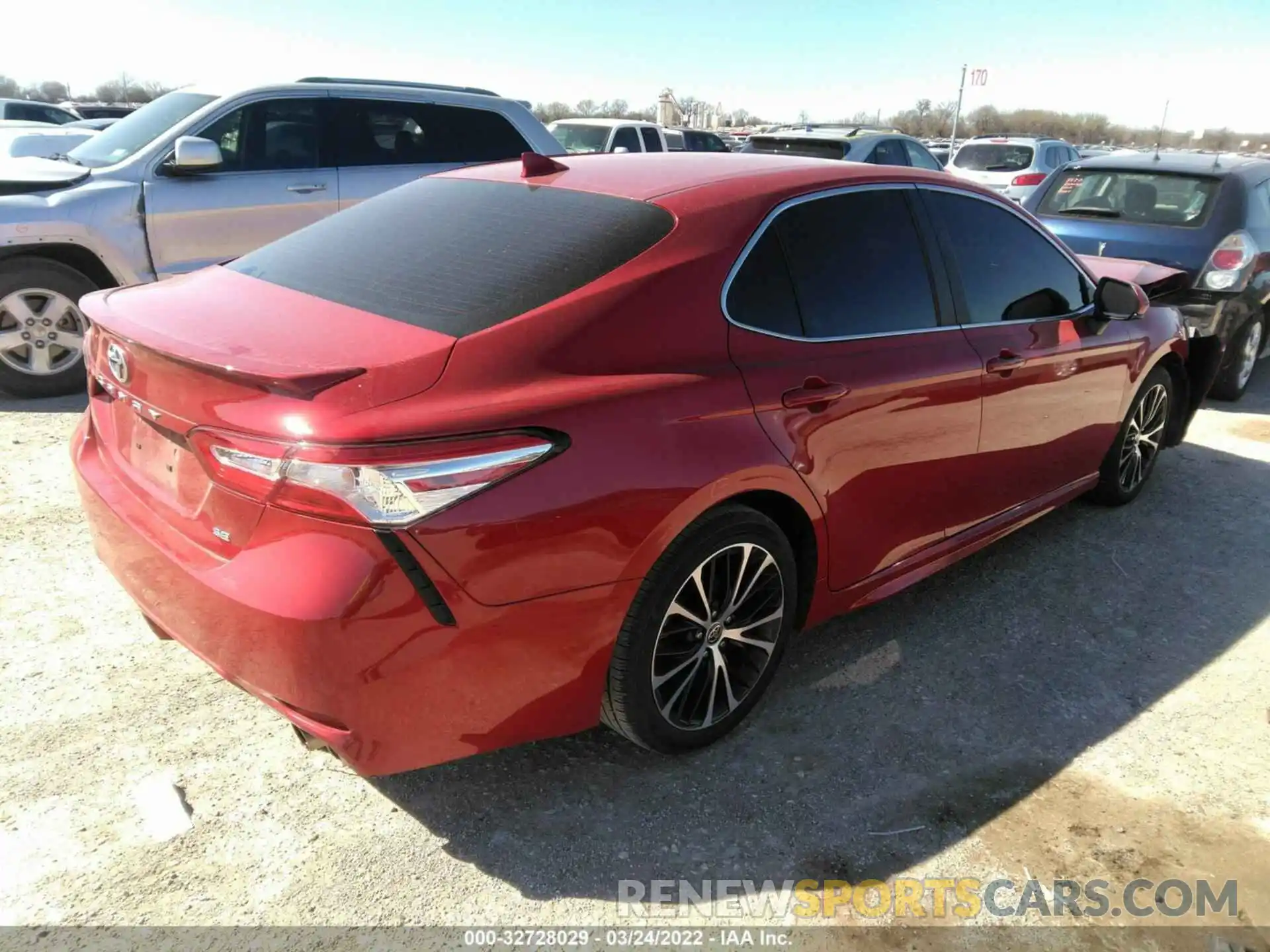 4 Photograph of a damaged car 4T1G11AKXLU371287 TOYOTA CAMRY 2020