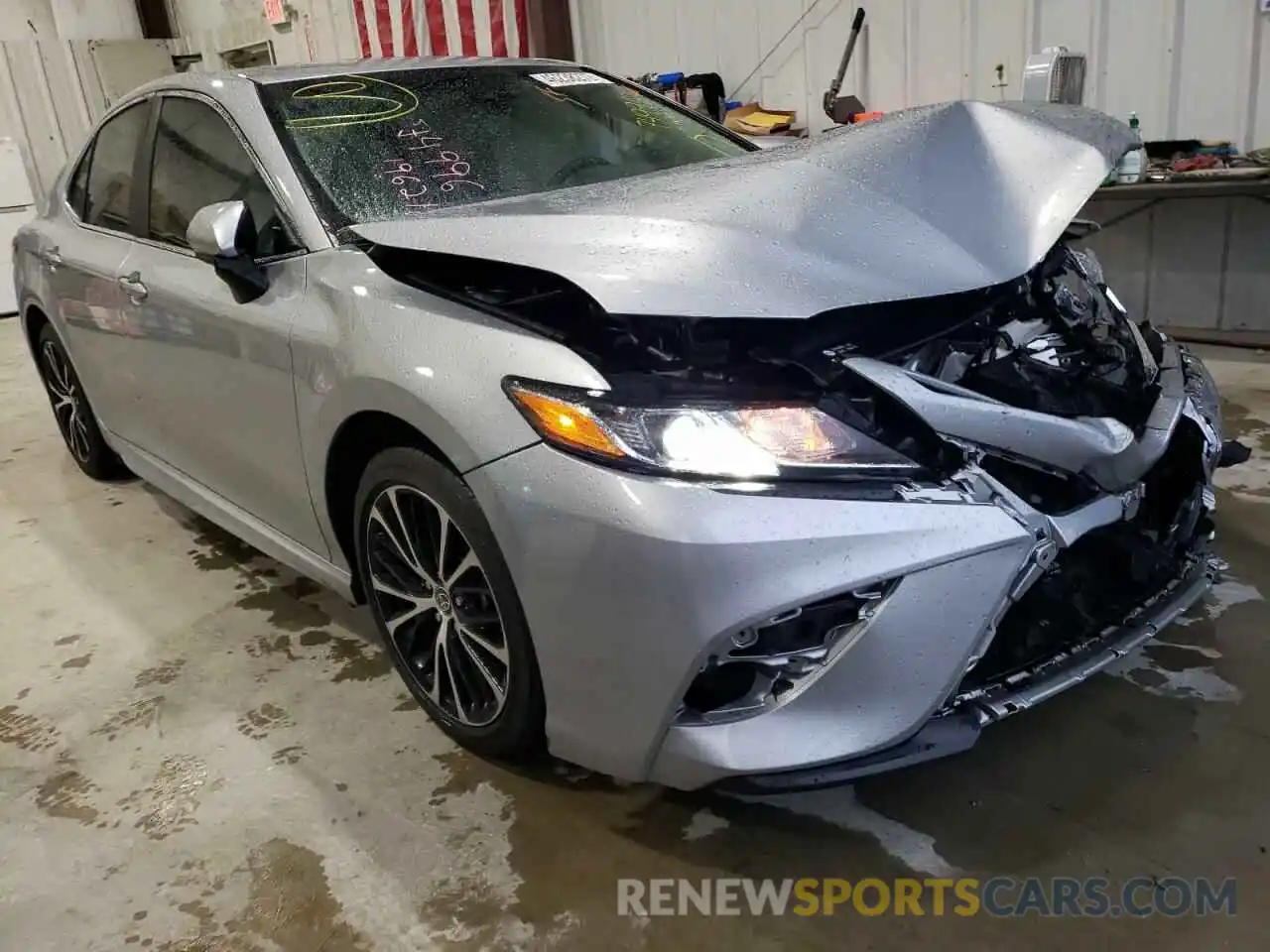 1 Photograph of a damaged car 4T1G11AKXLU374996 TOYOTA CAMRY 2020