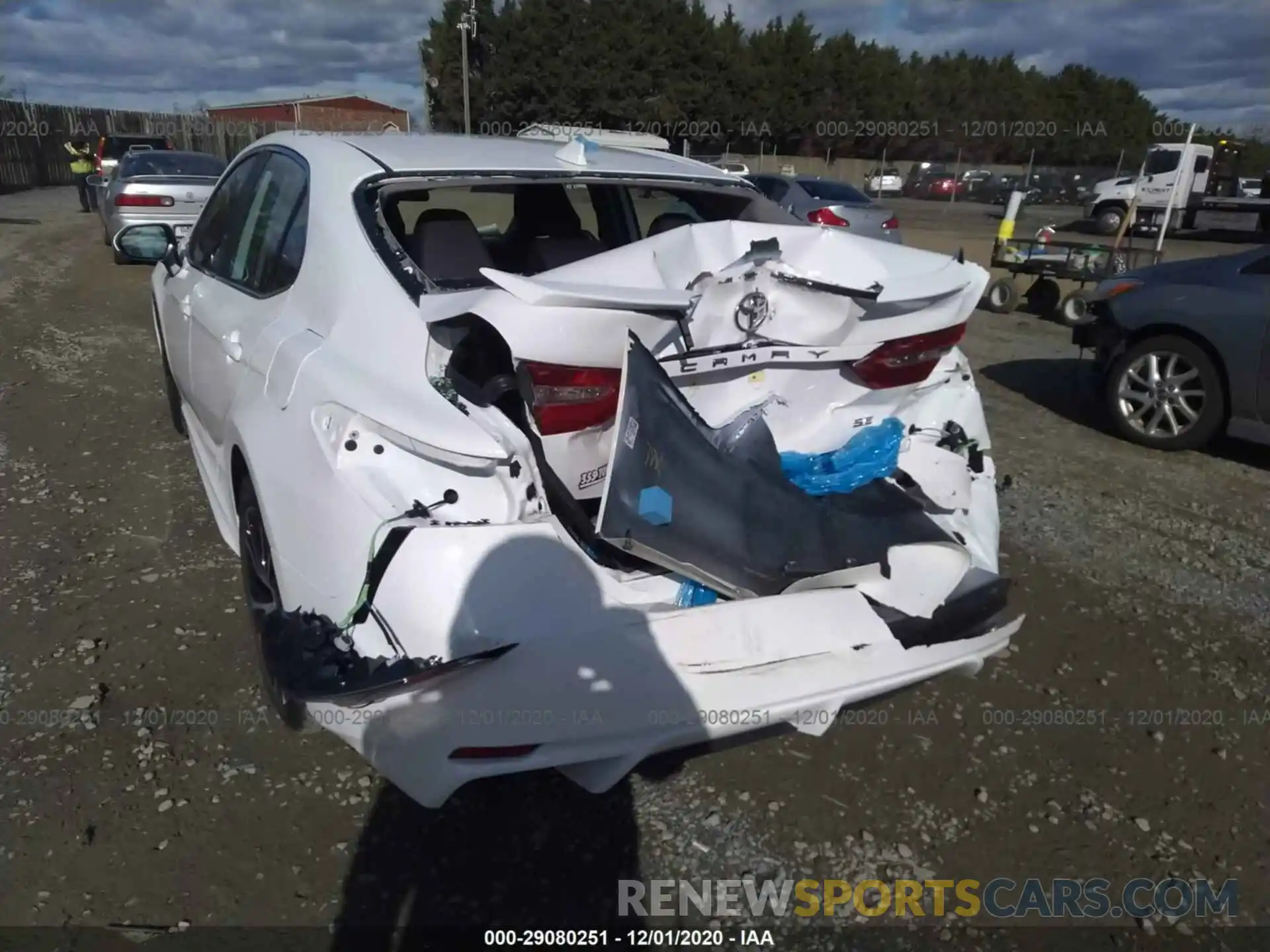 6 Photograph of a damaged car 4T1G11AKXLU376036 TOYOTA CAMRY 2020