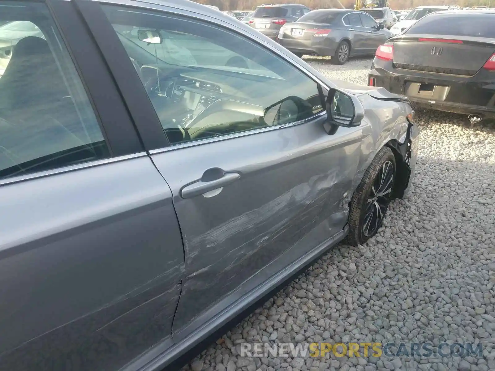 9 Photograph of a damaged car 4T1G11AKXLU380801 TOYOTA CAMRY 2020