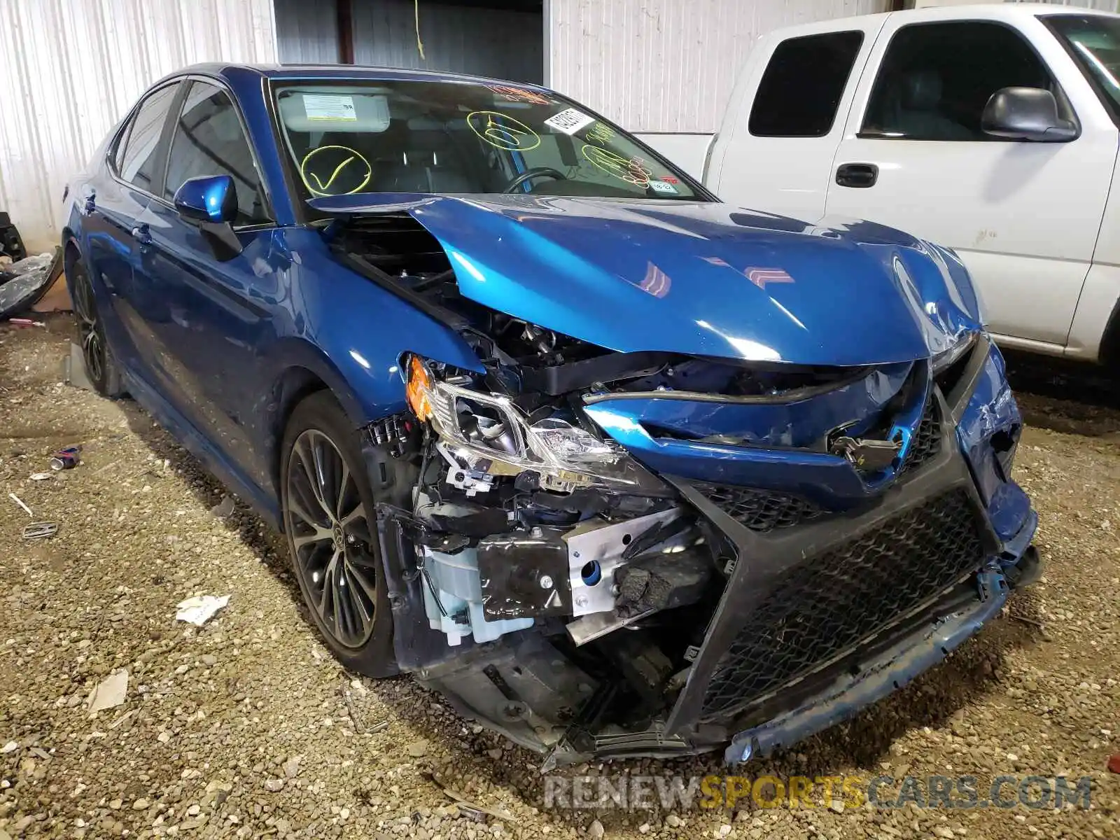 1 Photograph of a damaged car 4T1G11AKXLU380894 TOYOTA CAMRY 2020