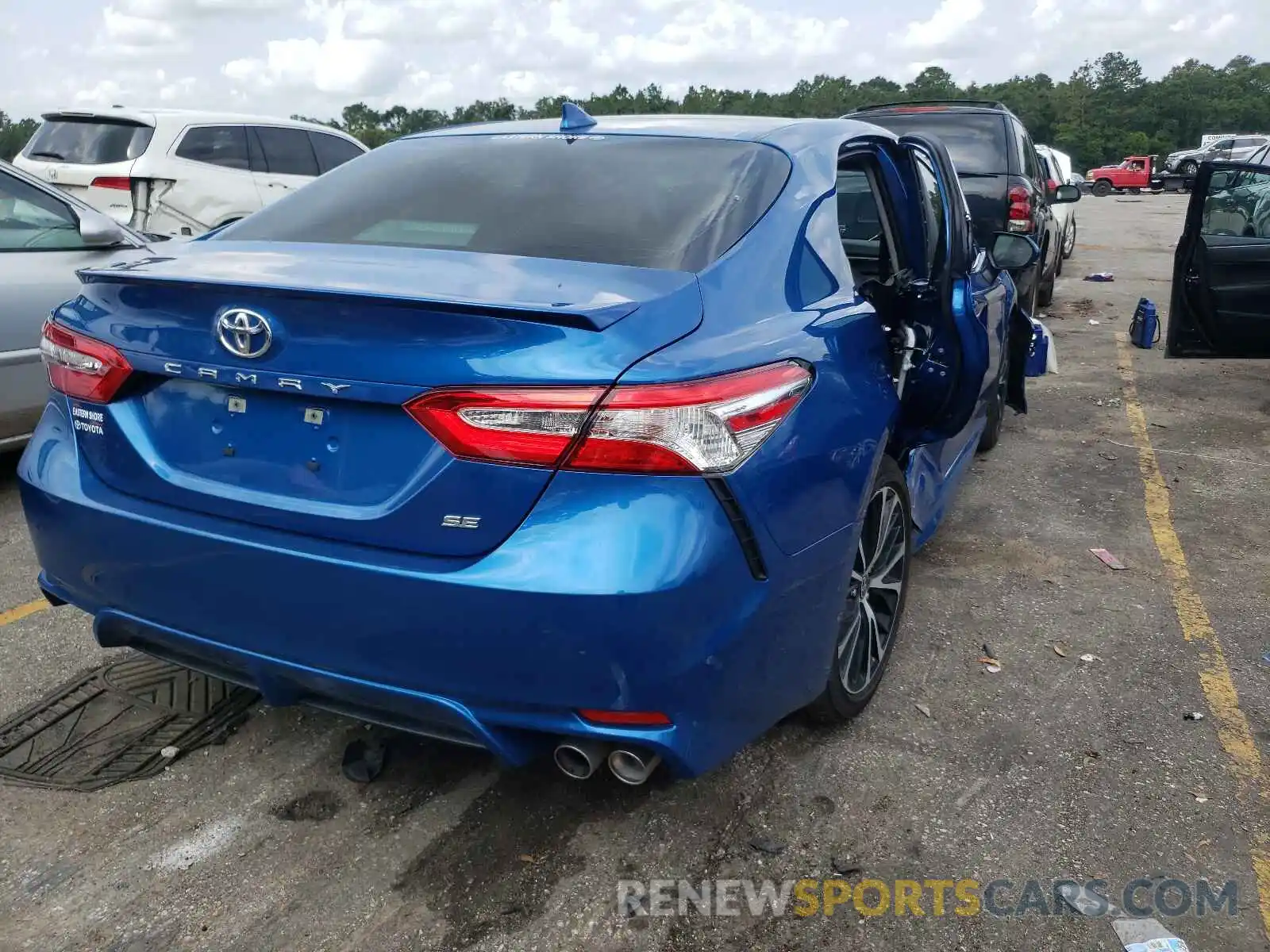 4 Photograph of a damaged car 4T1G11AKXLU395346 TOYOTA CAMRY 2020