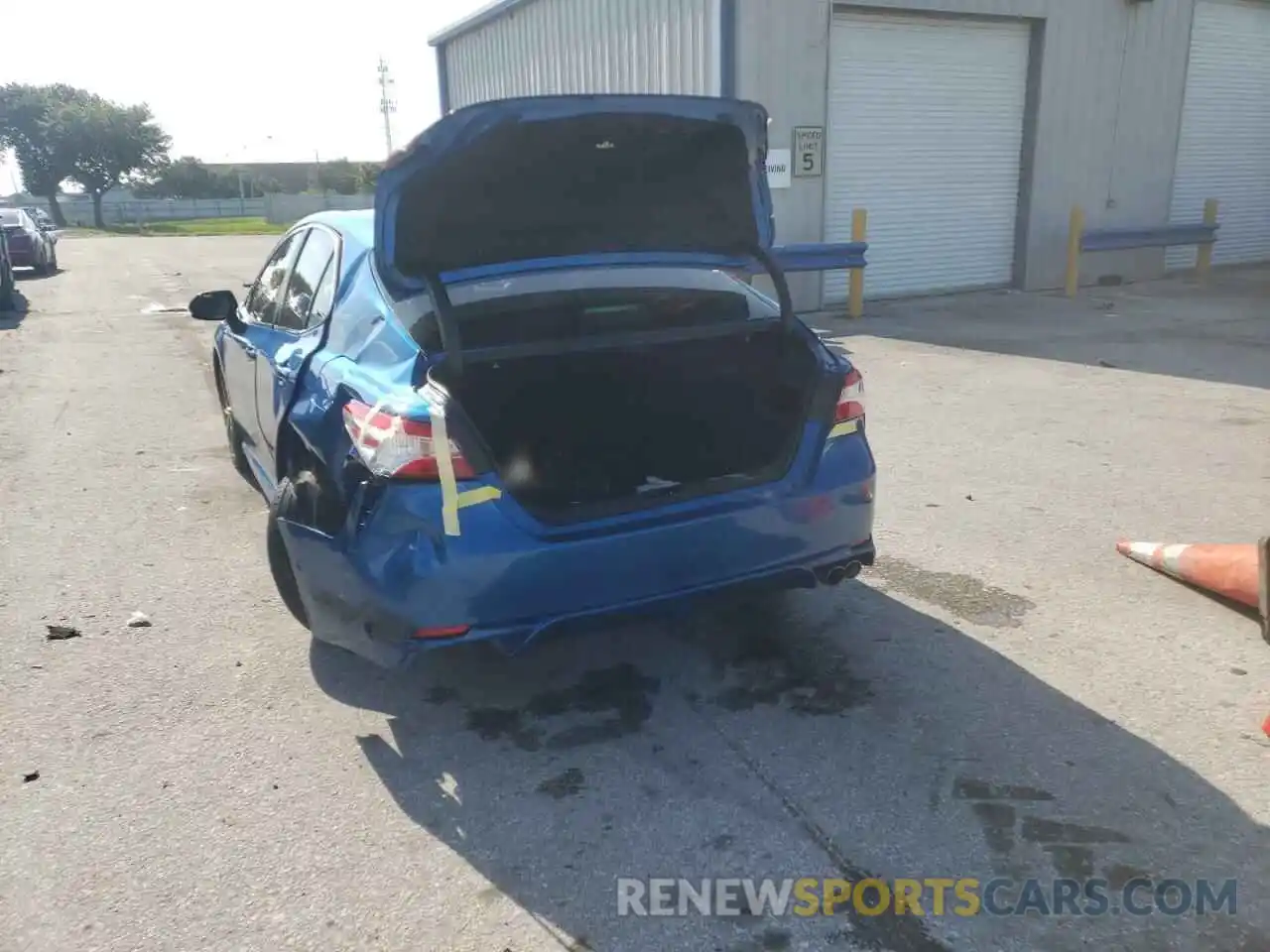 3 Photograph of a damaged car 4T1G11AKXLU401551 TOYOTA CAMRY 2020