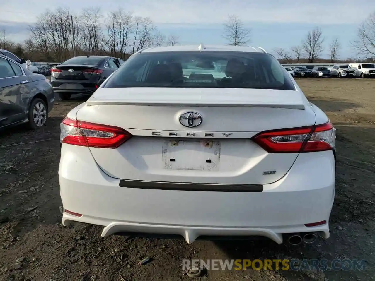 6 Photograph of a damaged car 4T1G11AKXLU401629 TOYOTA CAMRY 2020