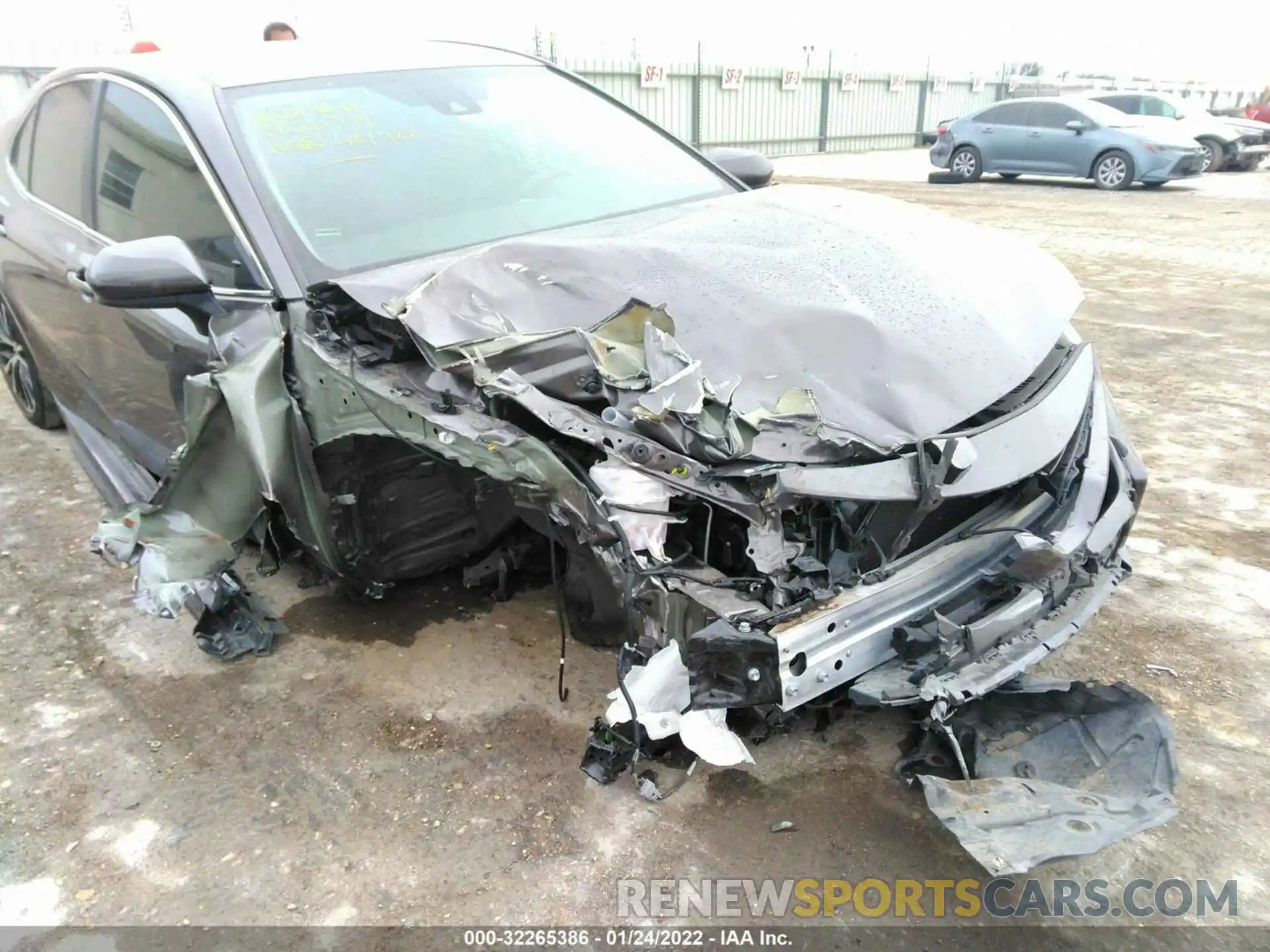 6 Photograph of a damaged car 4T1G11AKXLU401789 TOYOTA CAMRY 2020