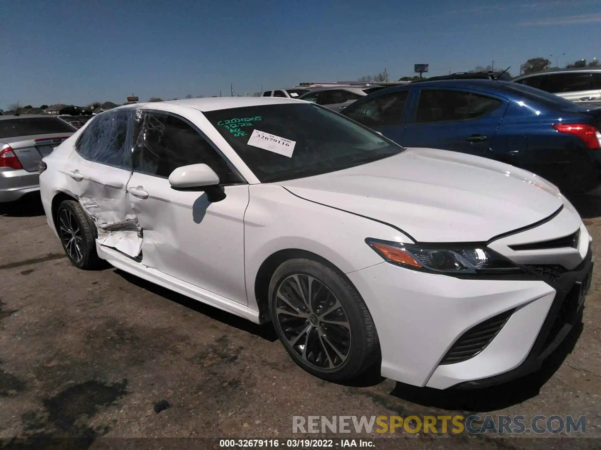 1 Photograph of a damaged car 4T1G11AKXLU500435 TOYOTA CAMRY 2020