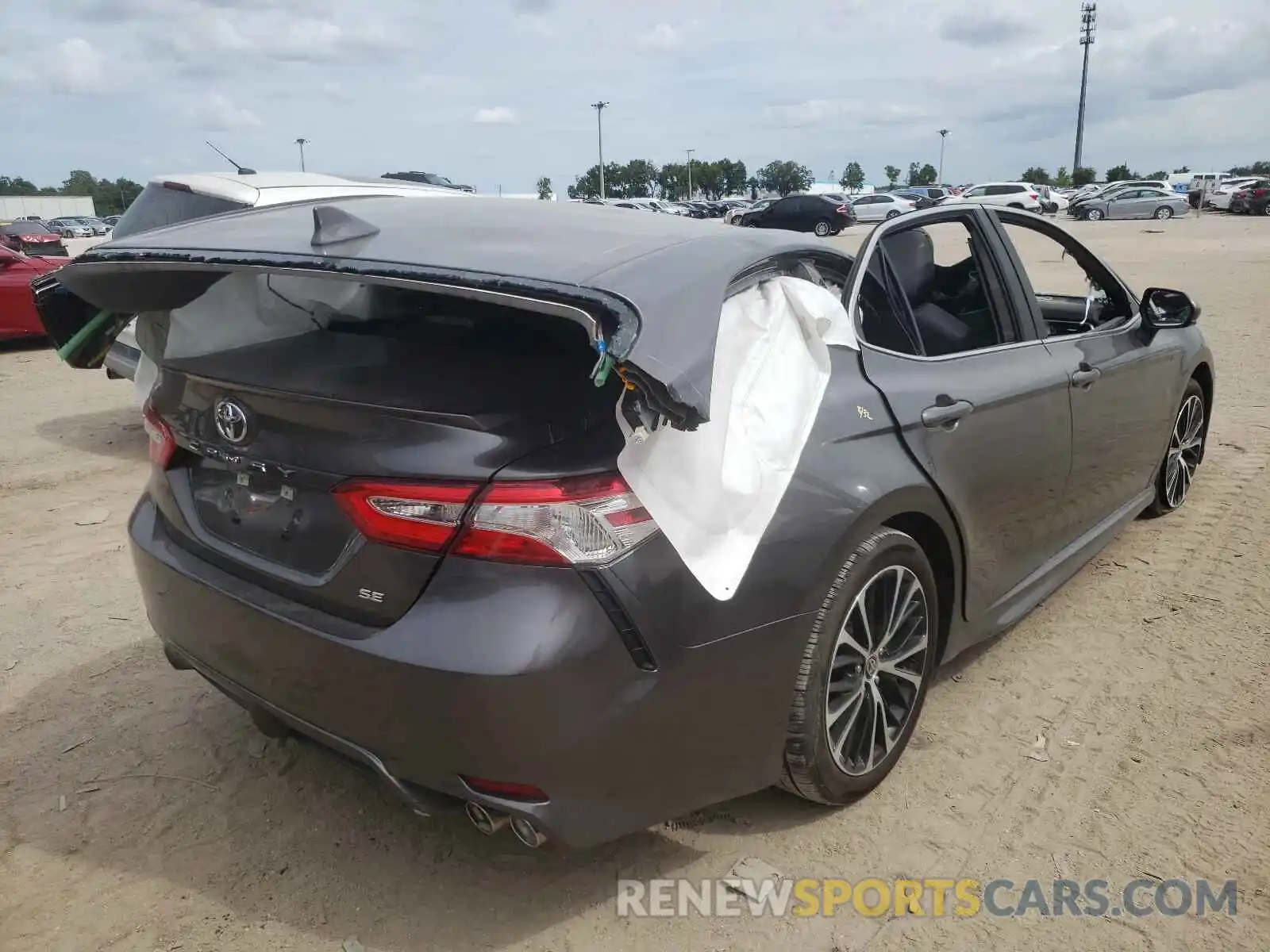 4 Photograph of a damaged car 4T1G11AKXLU502461 TOYOTA CAMRY 2020