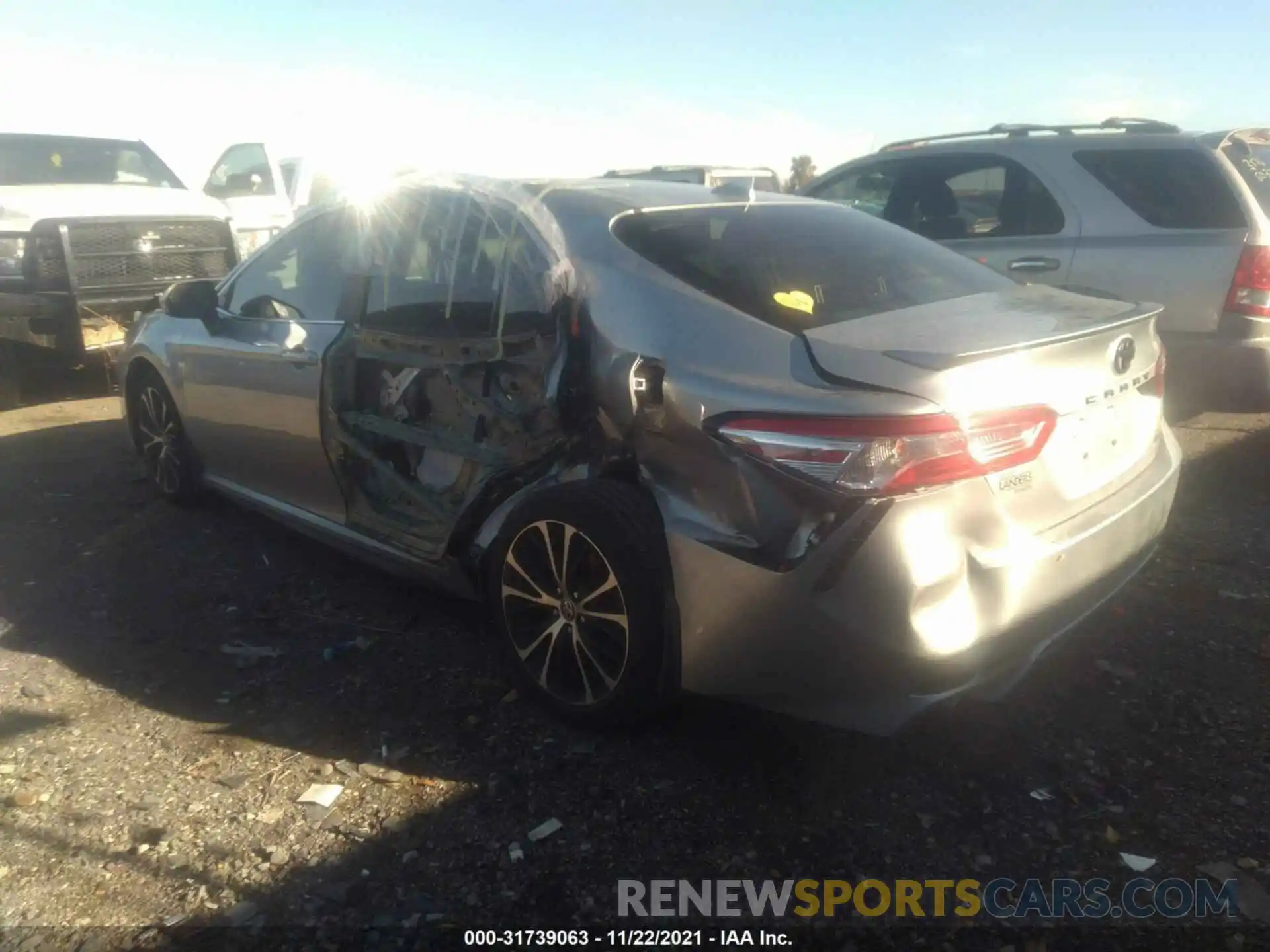 3 Photograph of a damaged car 4T1G11AKXLU508955 TOYOTA CAMRY 2020