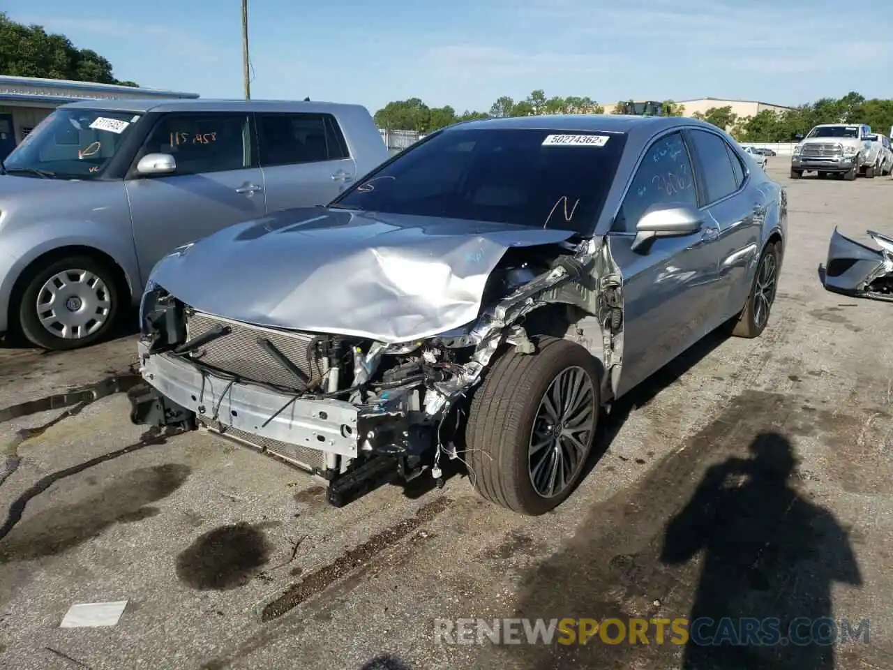 2 Photograph of a damaged car 4T1G11AKXLU510060 TOYOTA CAMRY 2020