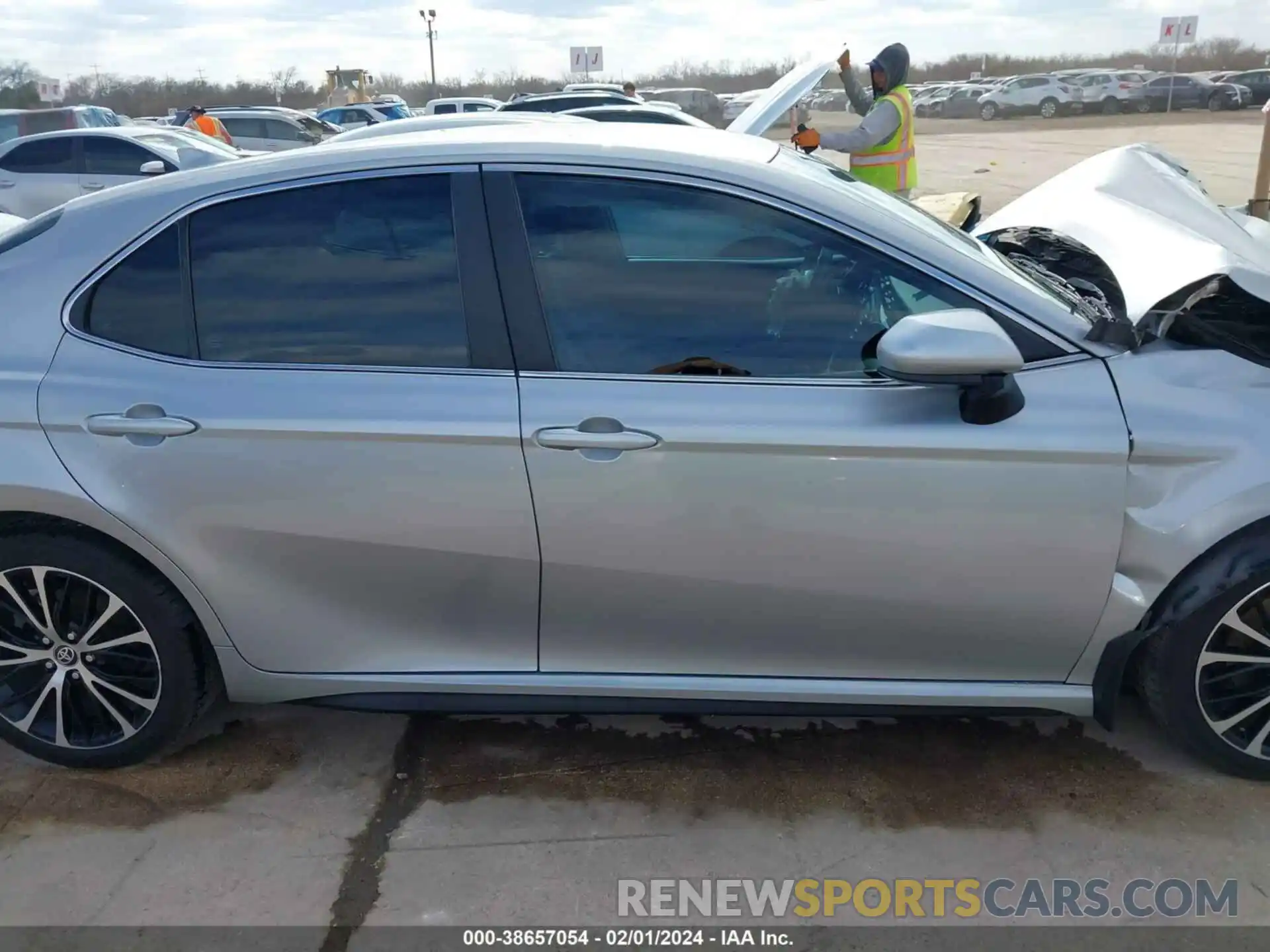 13 Photograph of a damaged car 4T1G11AKXLU510995 TOYOTA CAMRY 2020