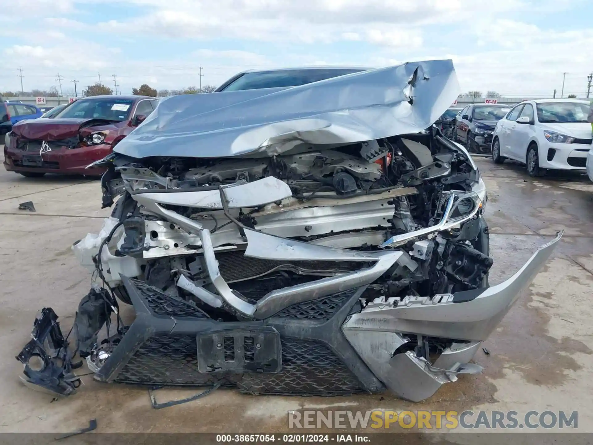 6 Photograph of a damaged car 4T1G11AKXLU510995 TOYOTA CAMRY 2020