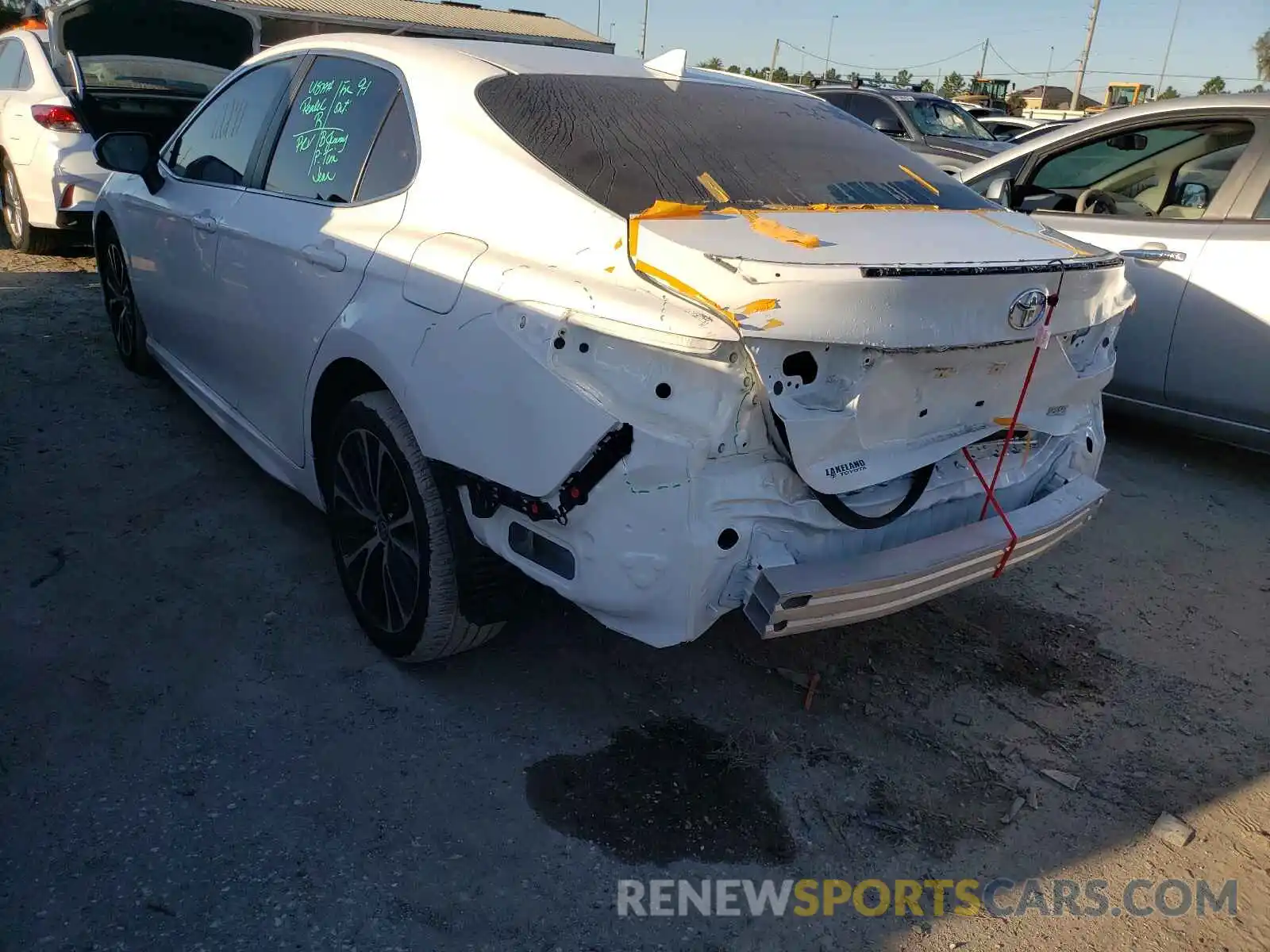 3 Photograph of a damaged car 4T1G11AKXLU511547 TOYOTA CAMRY 2020