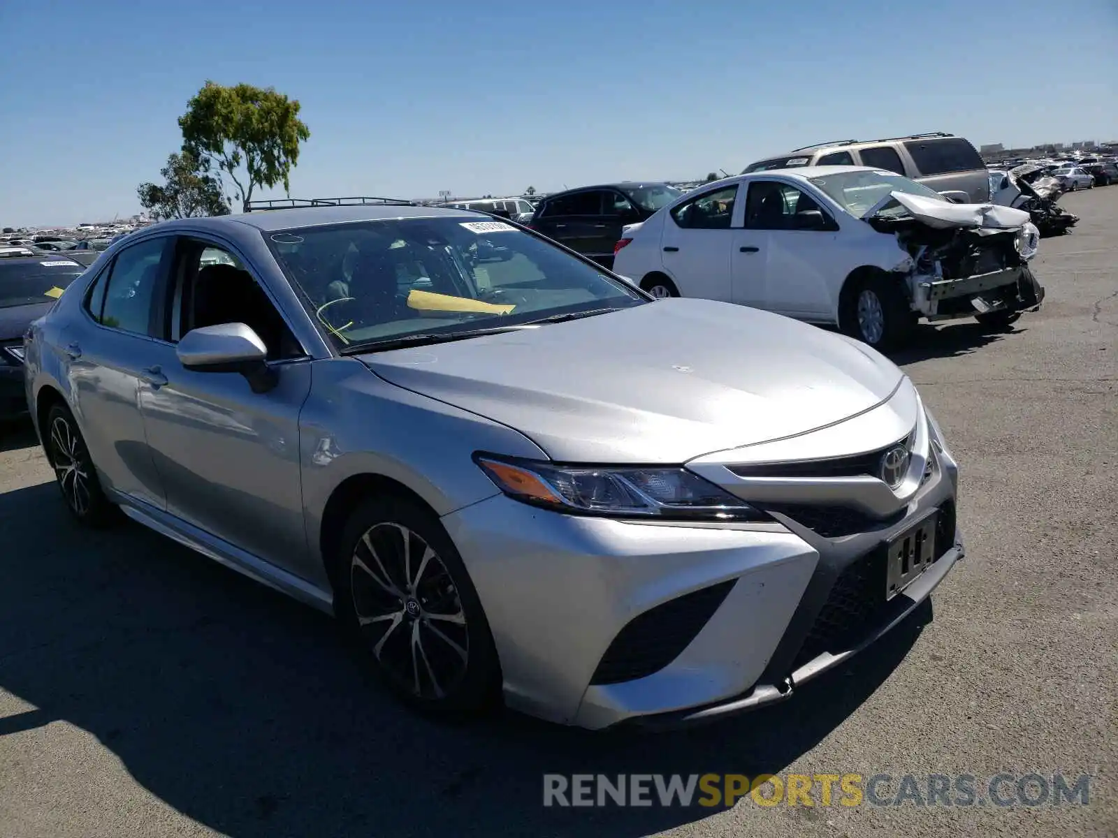 1 Photograph of a damaged car 4T1G11AKXLU862734 TOYOTA CAMRY 2020